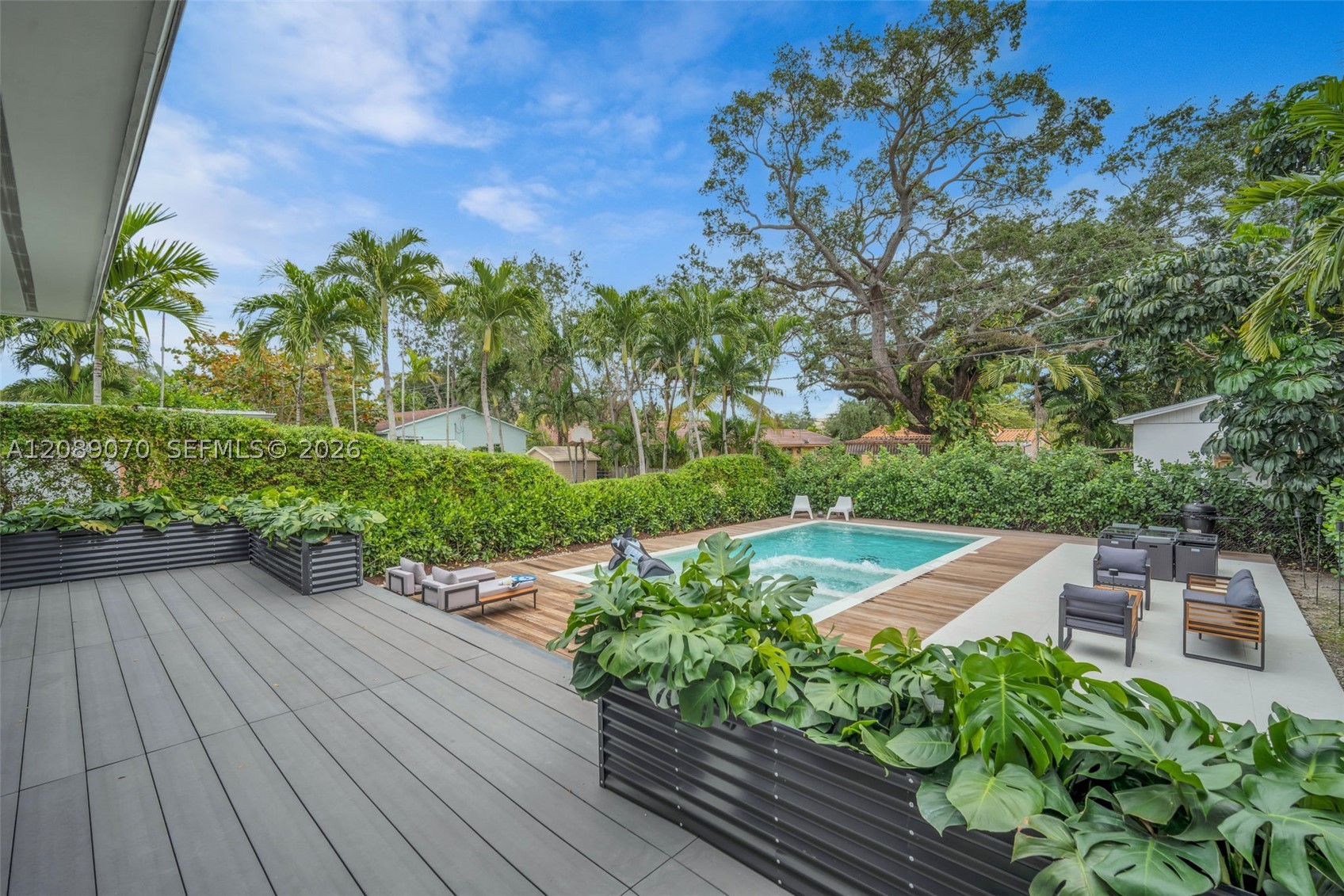 1430 SW 18th St, Miami FL 33145
