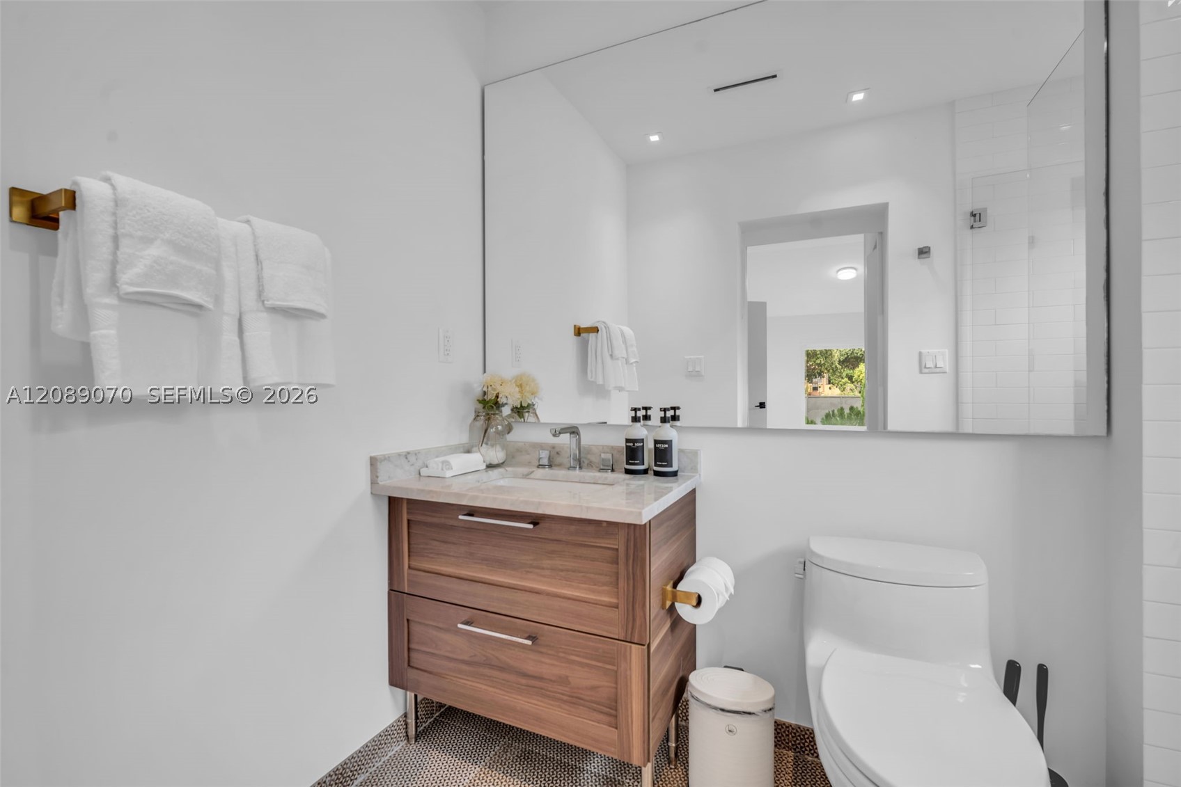 1430 SW 18th St, Miami FL 33145