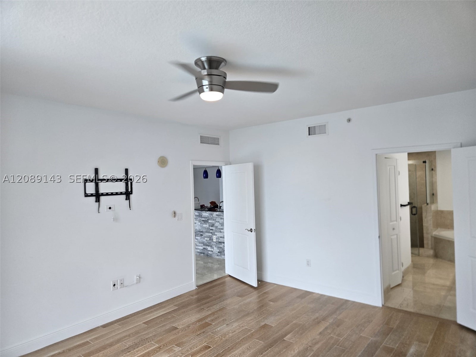 7900 Harbor Island Dr #601, North Bay Village FL 33141