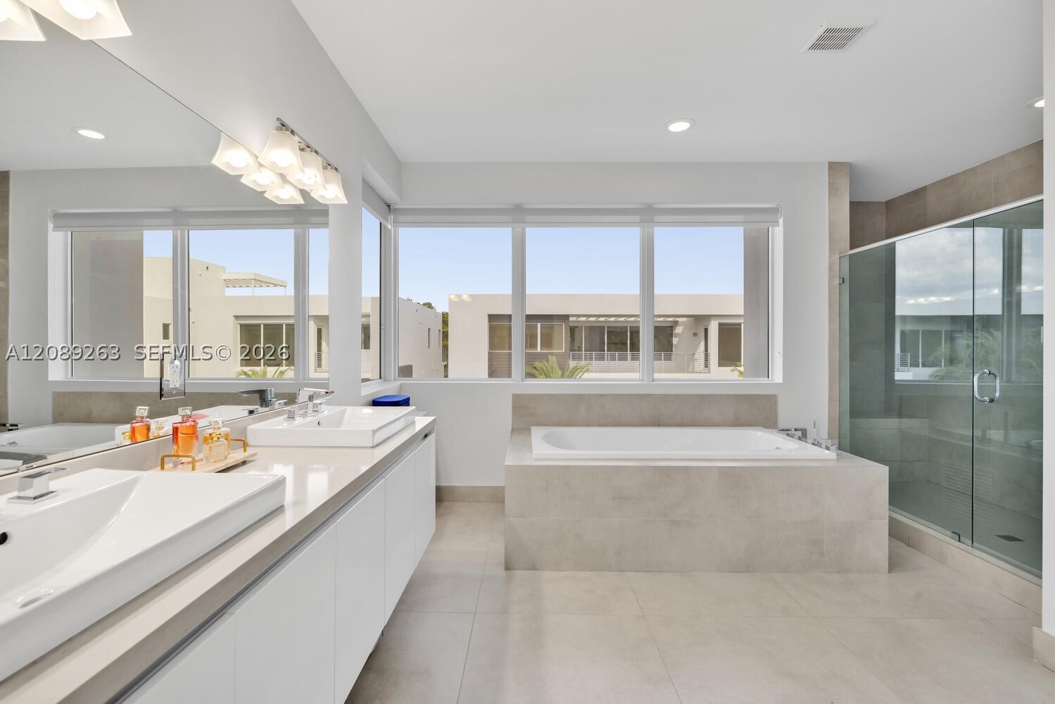 10250 NW 75th Ter, Doral FL 33178