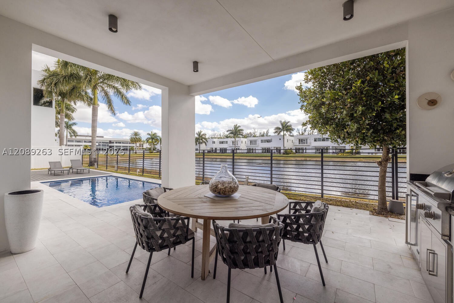10250 NW 75th Ter, Doral FL 33178