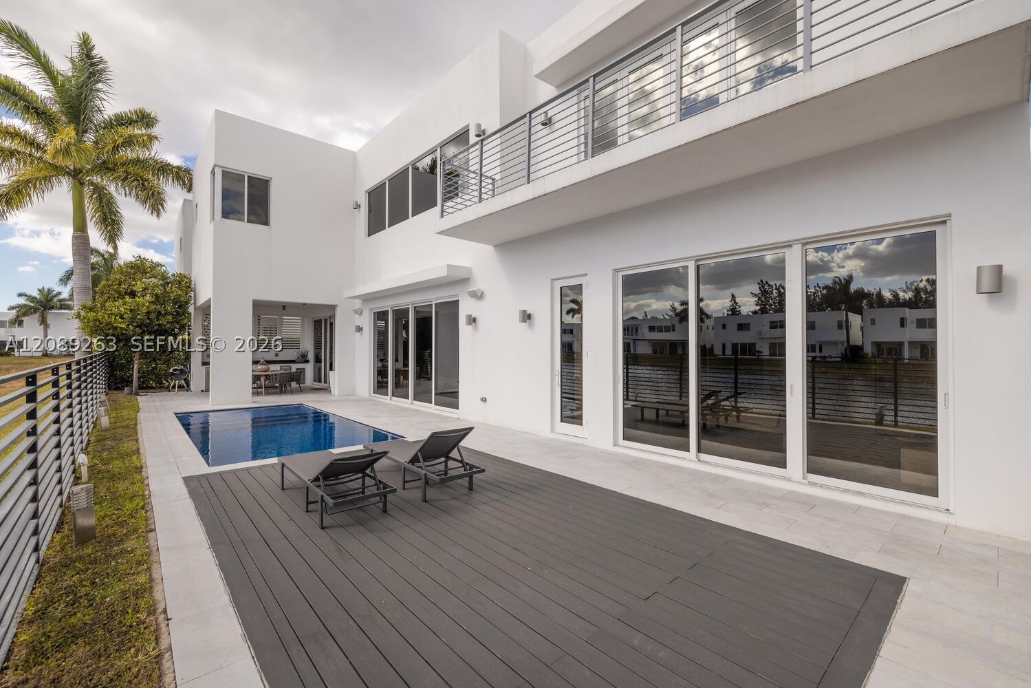 10250 NW 75th Ter, Doral FL 33178