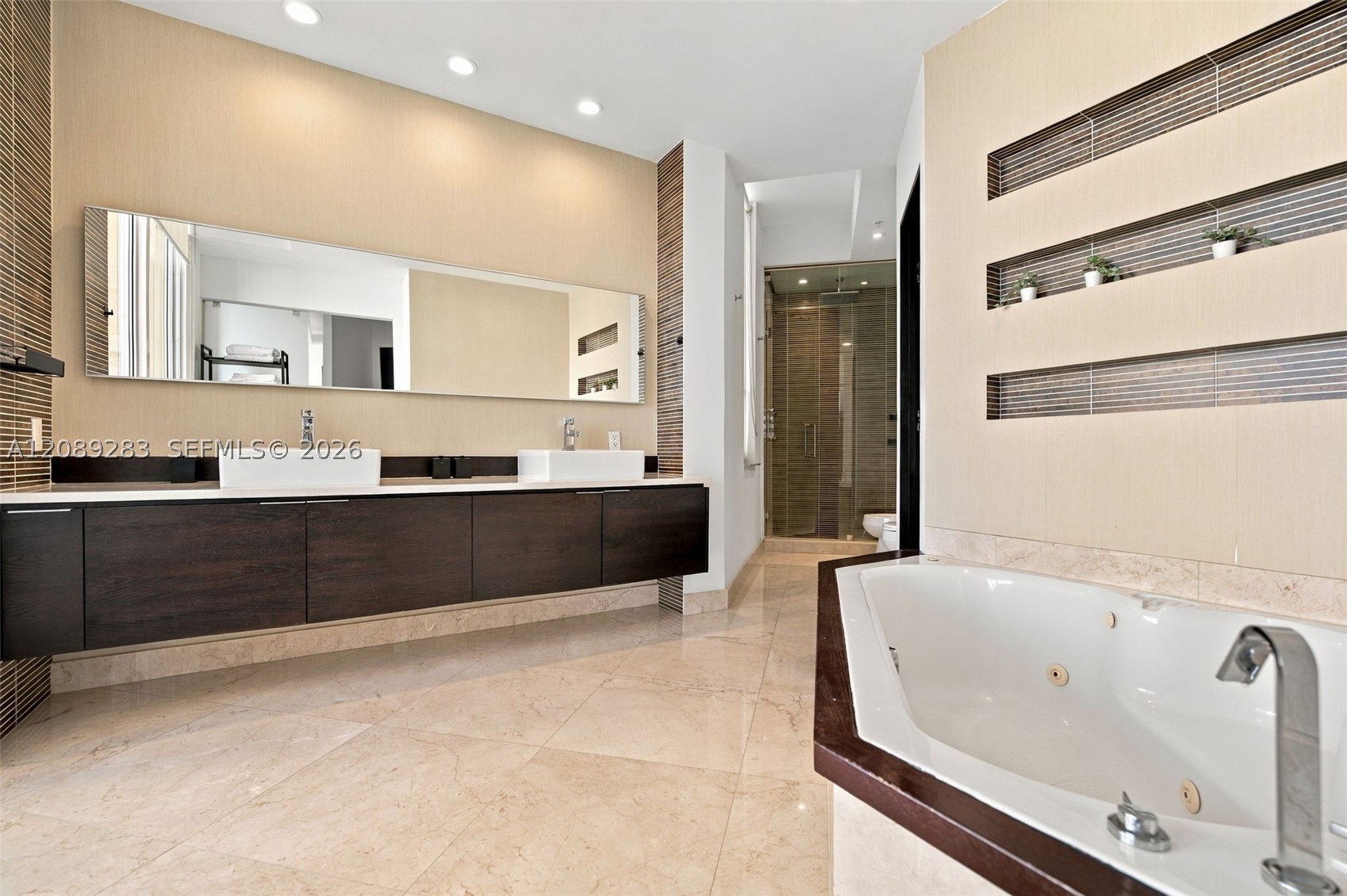 888 Brickell Key Dr #2912, Miami FL 33131