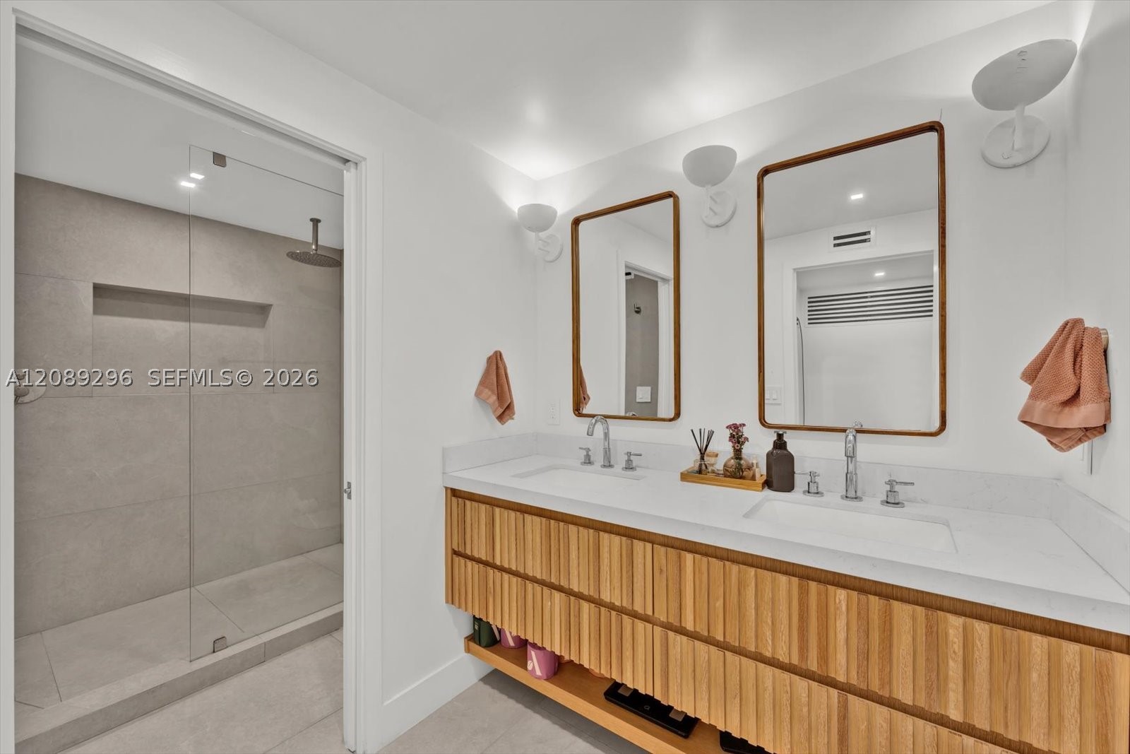 600 Grapetree Dr #7FN, Key Biscayne FL 33149