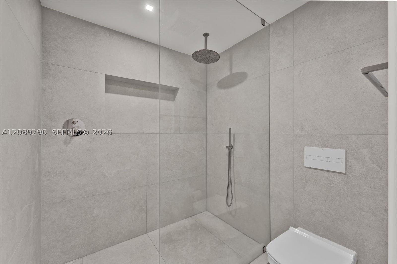 600 Grapetree Dr #7FN, Key Biscayne FL 33149