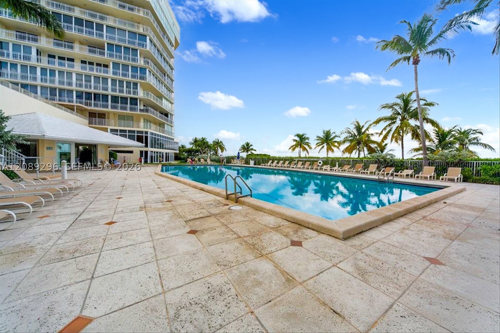 600 Grapetree Dr #7FN, Key Biscayne FL 33149