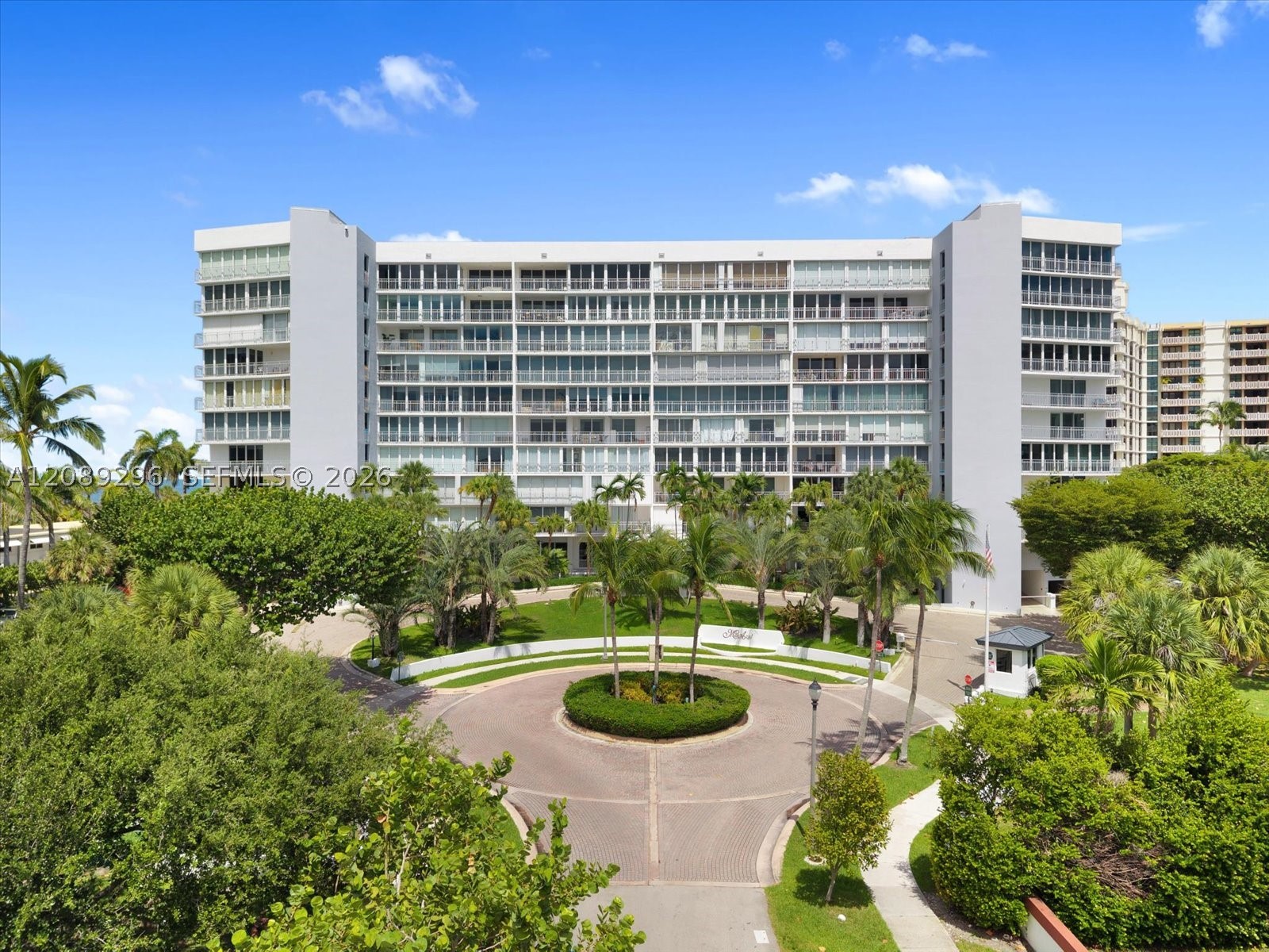 600 Grapetree Dr #7FN, Key Biscayne FL 33149