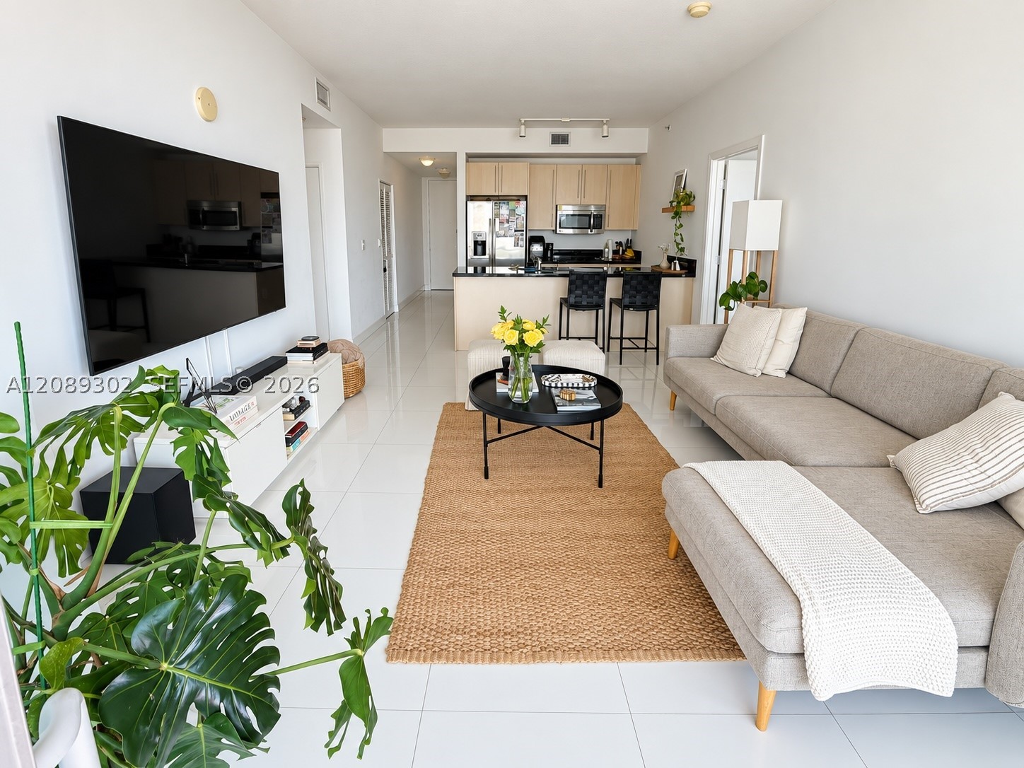 79 SW 12 ST #2910, Miami FL 33130