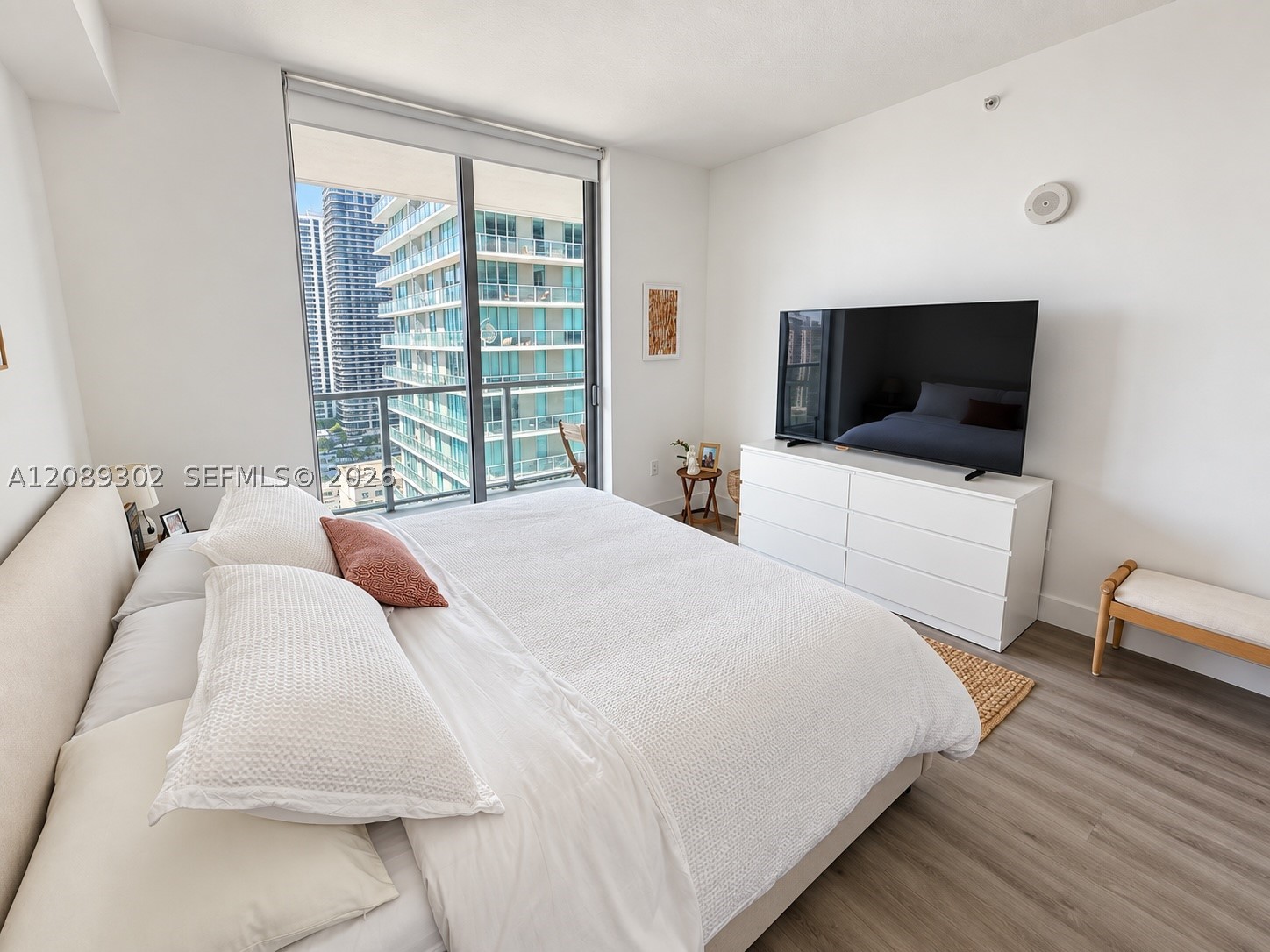 79 SW 12 ST #2910, Miami FL 33130