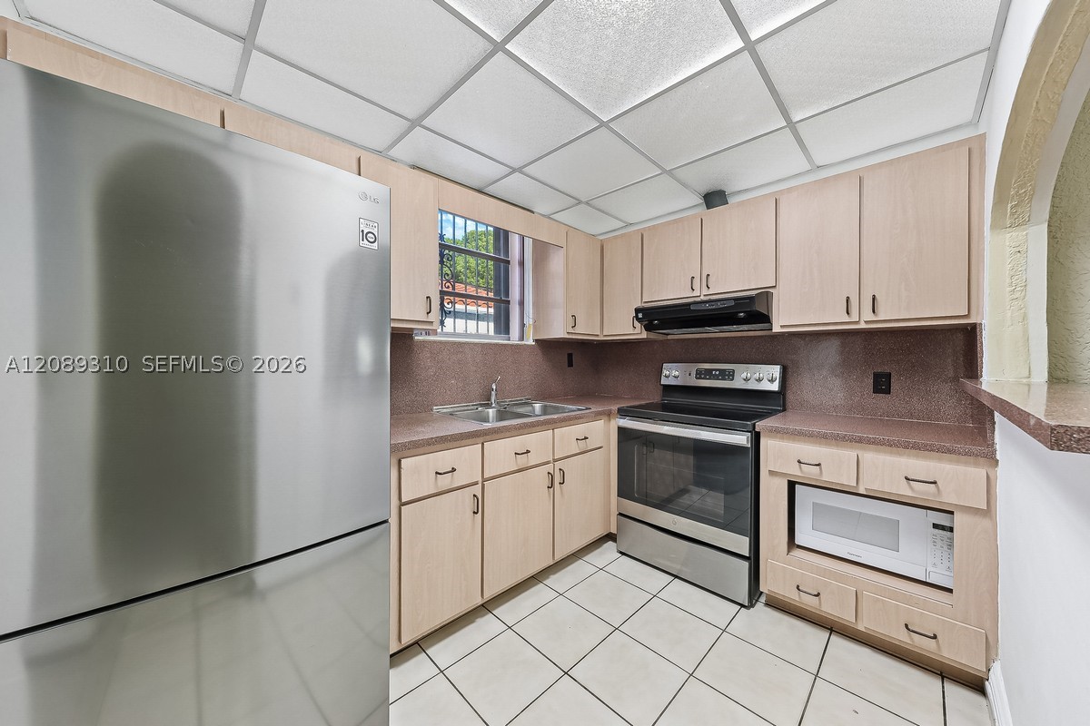 1834 SW 10th St, Miami FL 33135