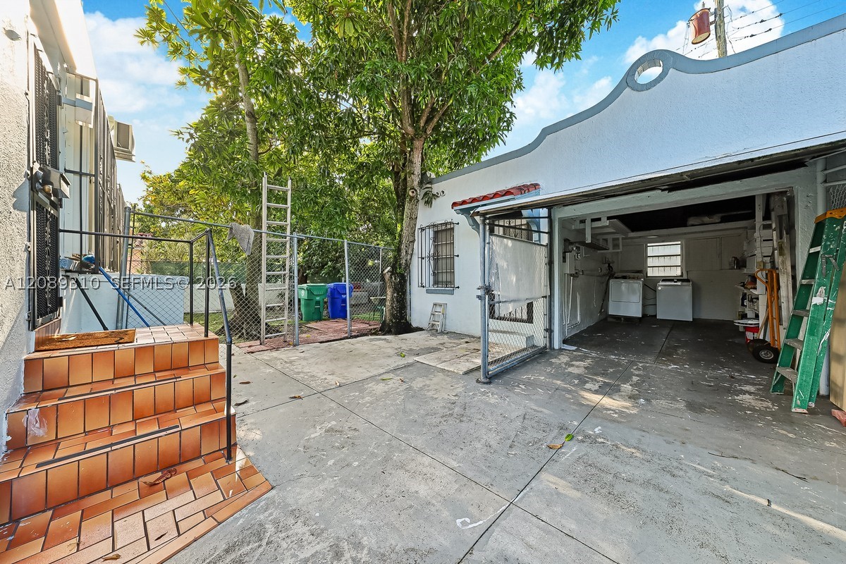 1834 SW 10th St, Miami FL 33135