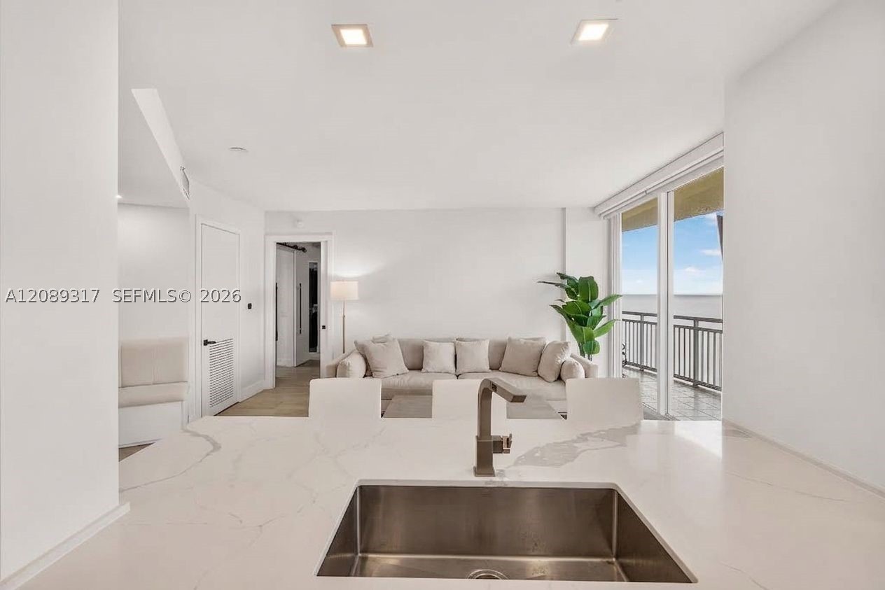 2475 Brickell Ave #2401, Miami FL 33129