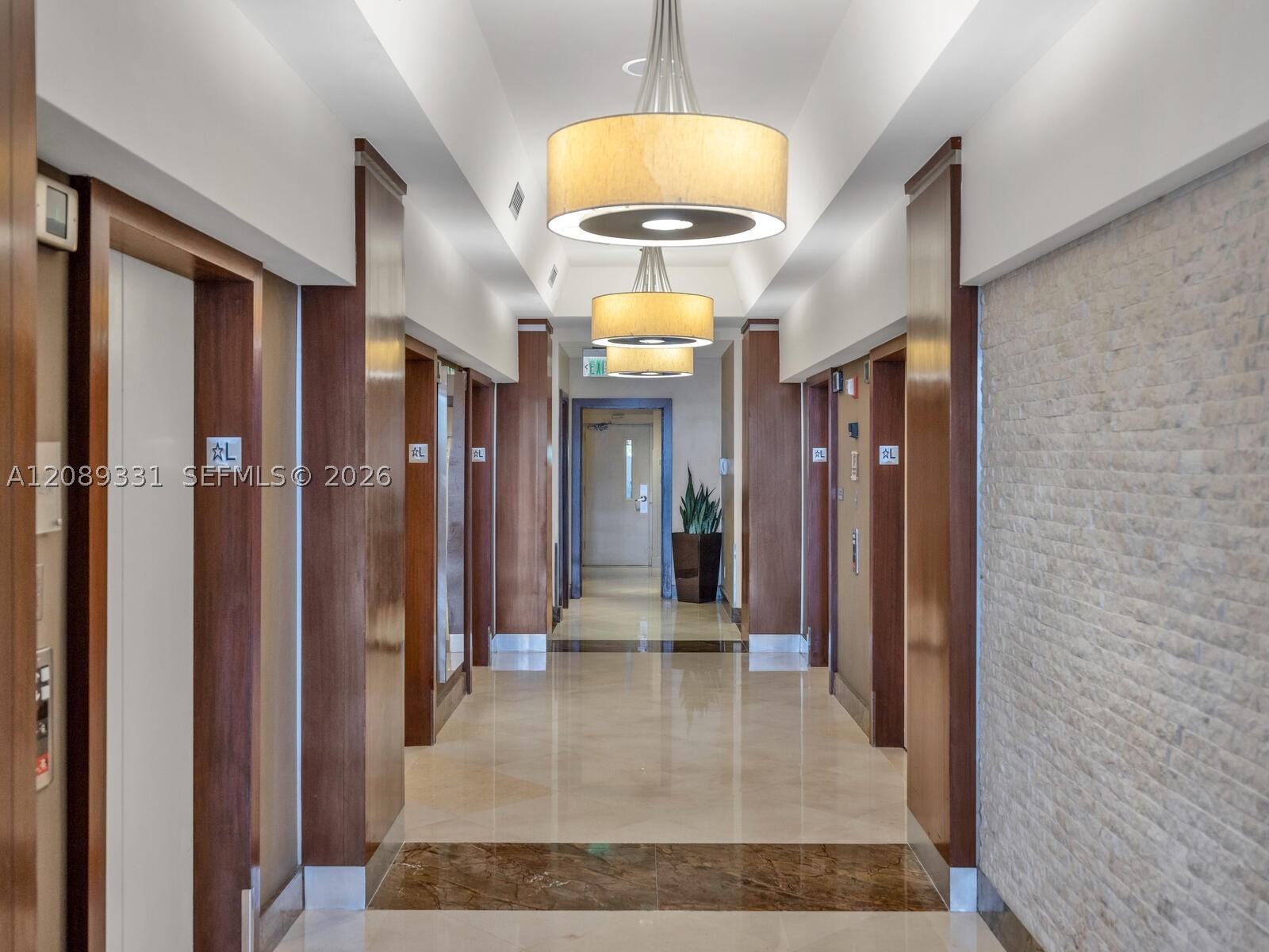 4779 Collins Ave #2805, Miami Beach FL 33140