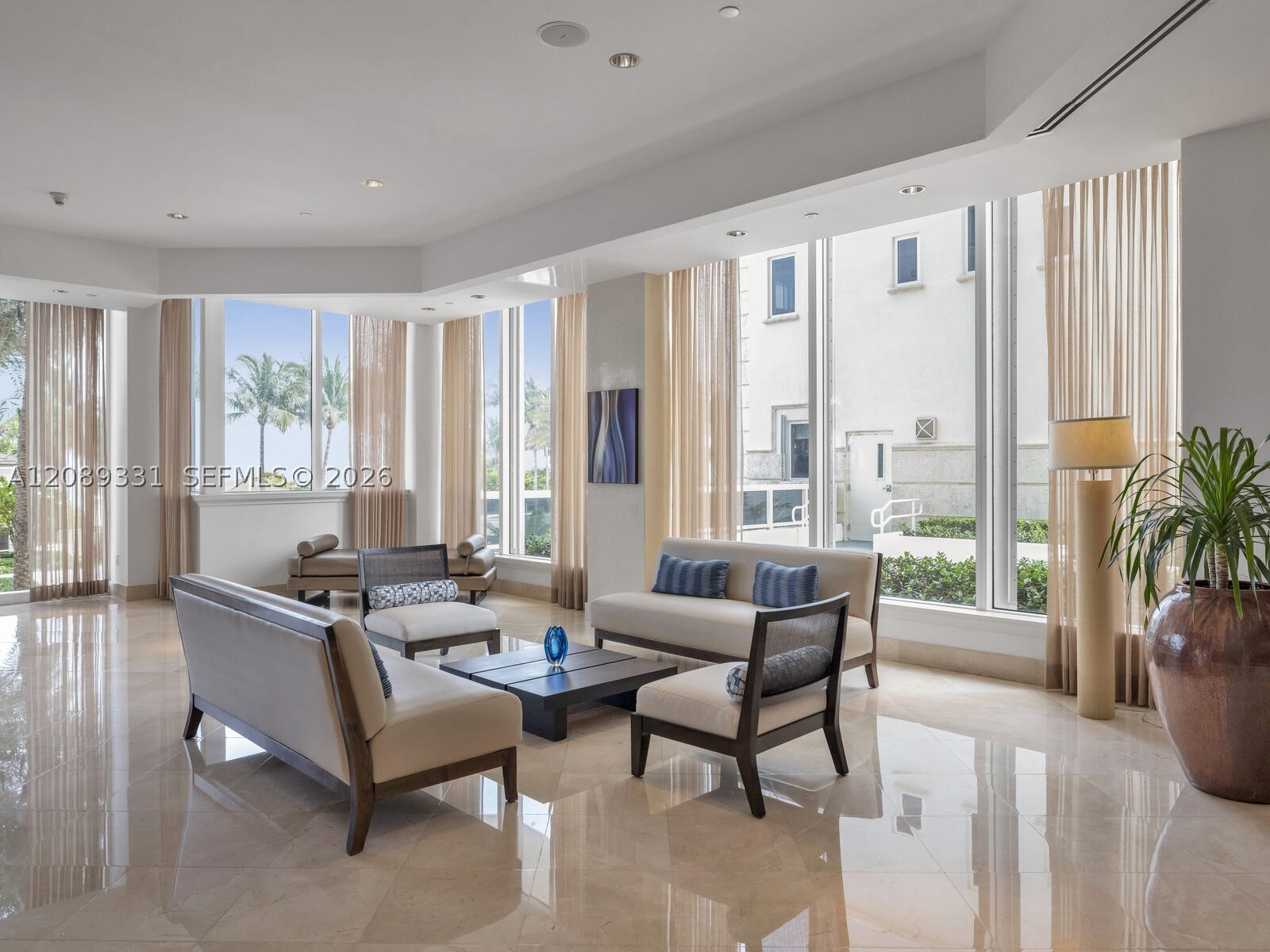 4779 Collins Ave #2805, Miami Beach FL 33140