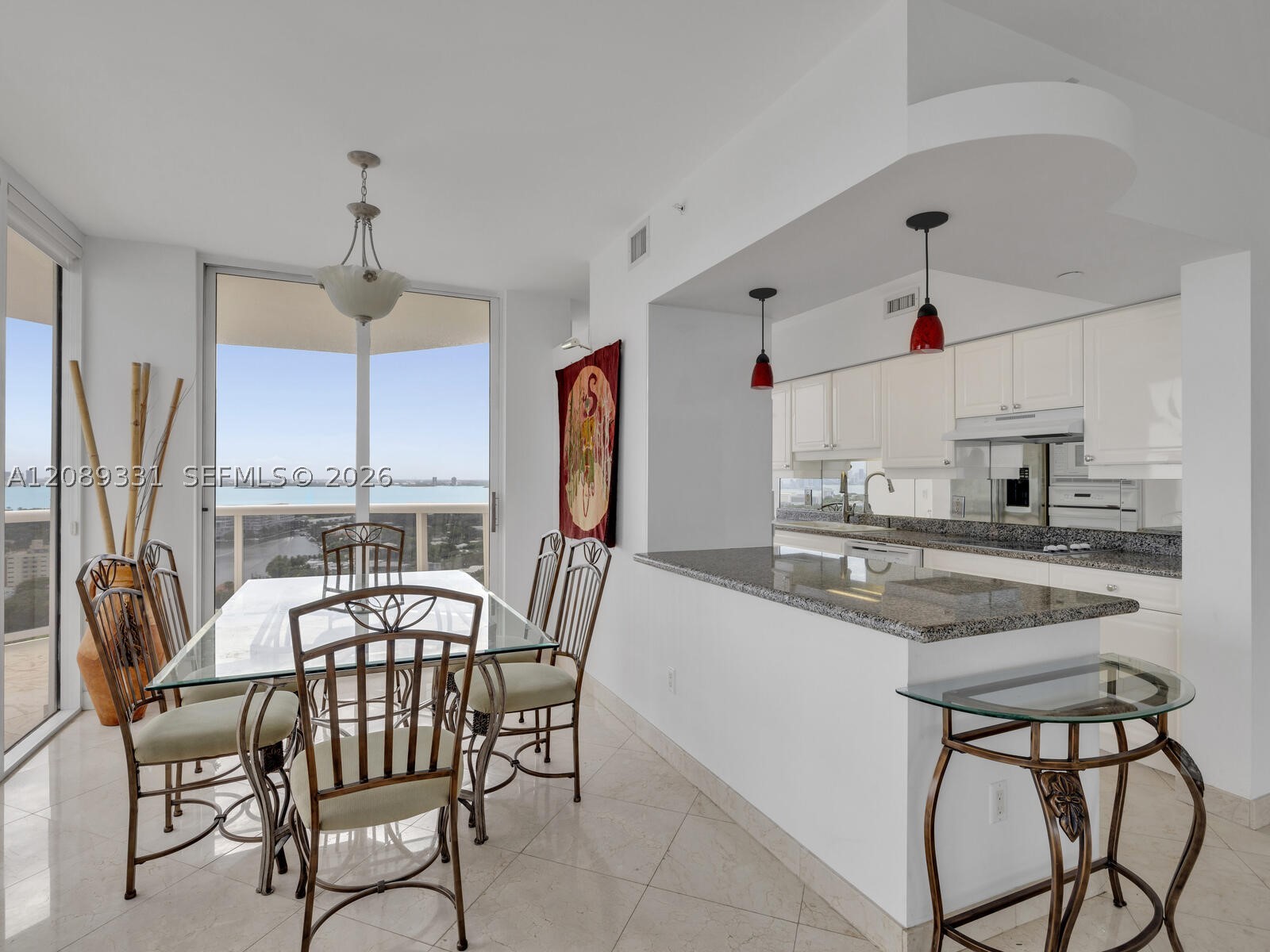 4779 Collins Ave #2805, Miami Beach FL 33140
