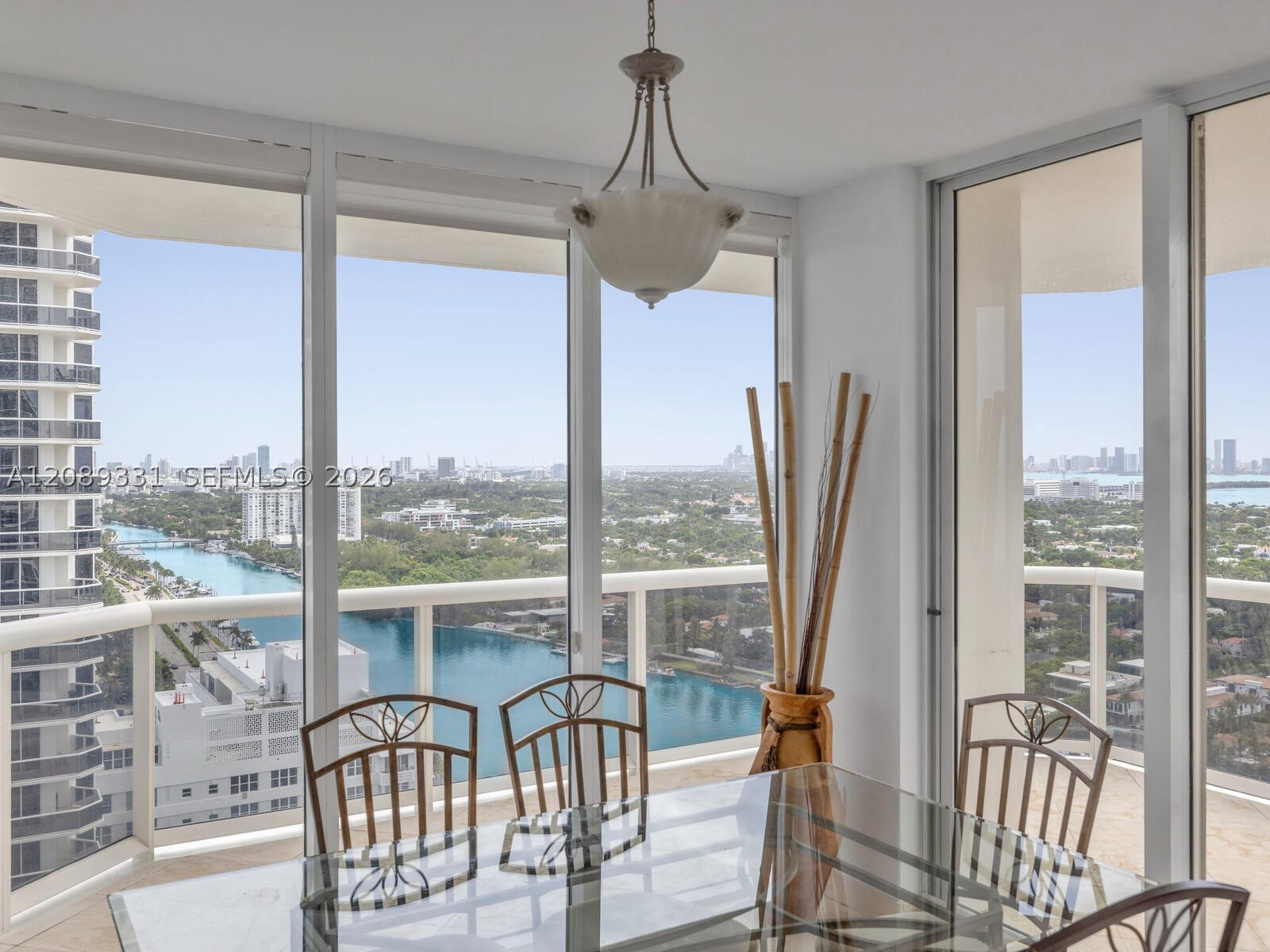 4779 Collins Ave #2805, Miami Beach FL 33140