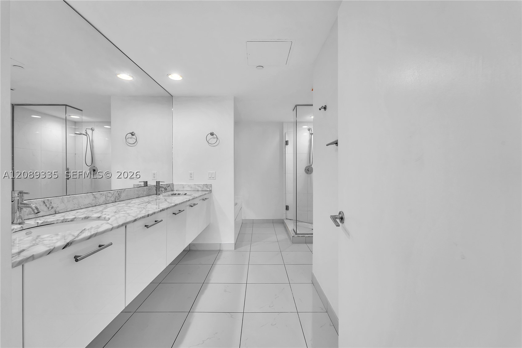 500 Brickell Ave #1605, Miami FL 33131