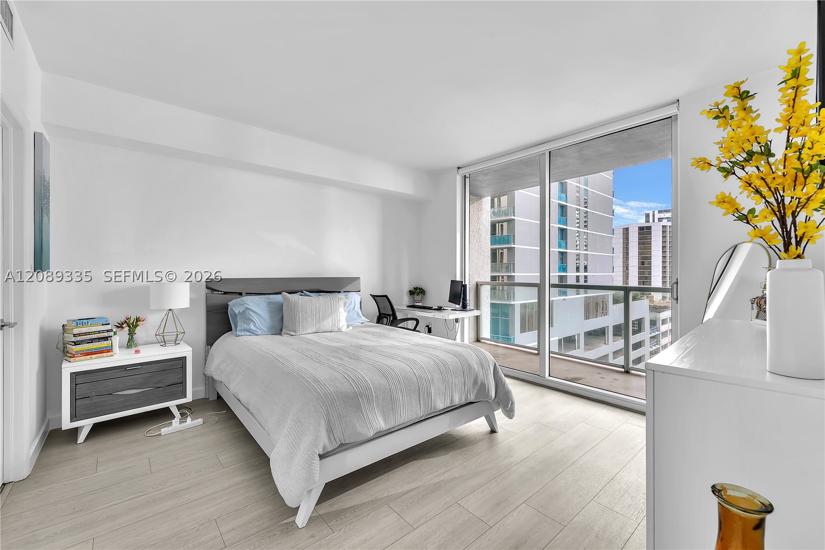 500 Brickell Ave #1605, Miami FL 33131