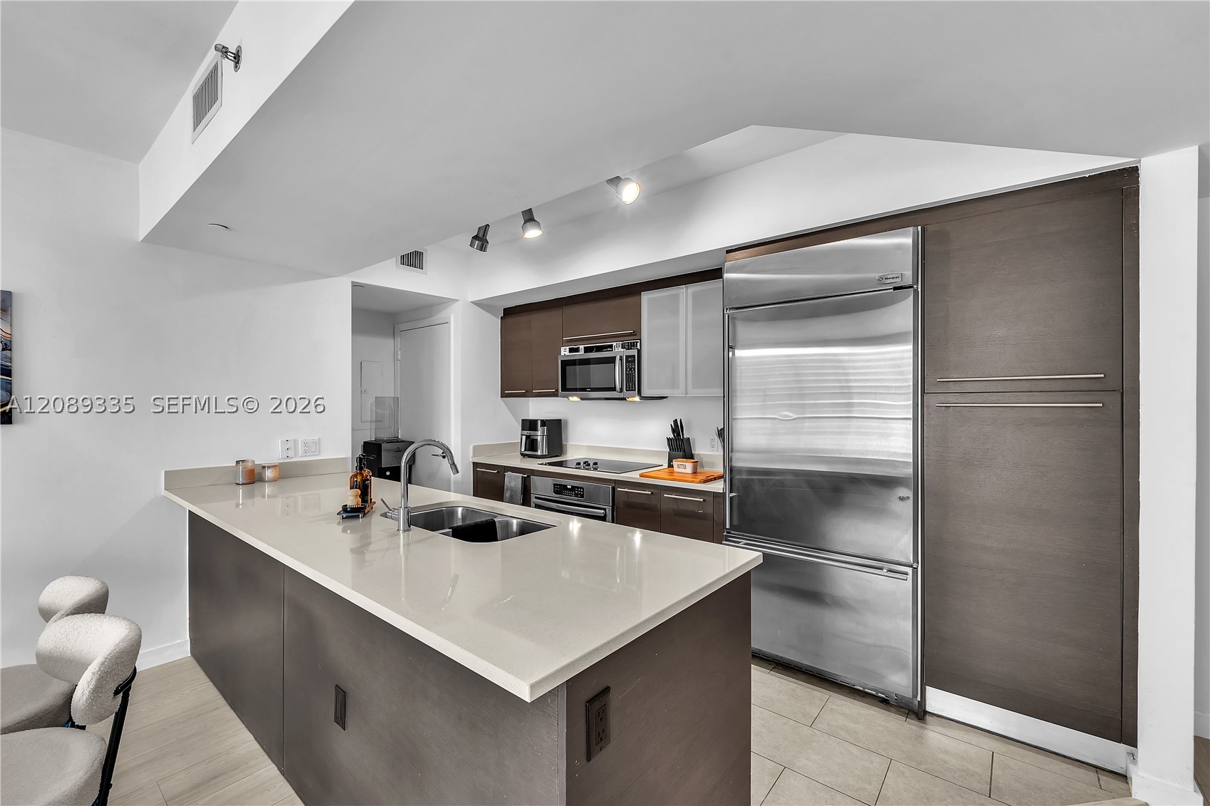 500 Brickell Ave #1605, Miami FL 33131