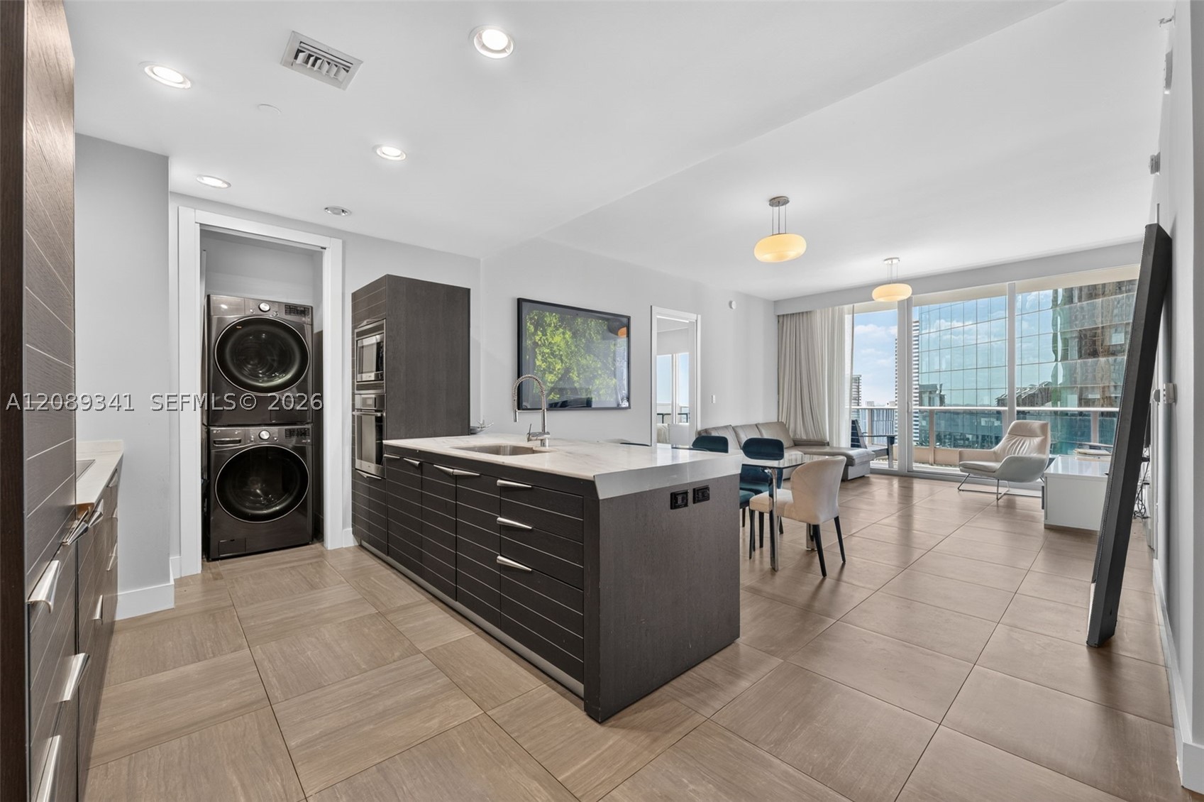 200 Biscayne Boulevard Way #4711, Miami FL 33131