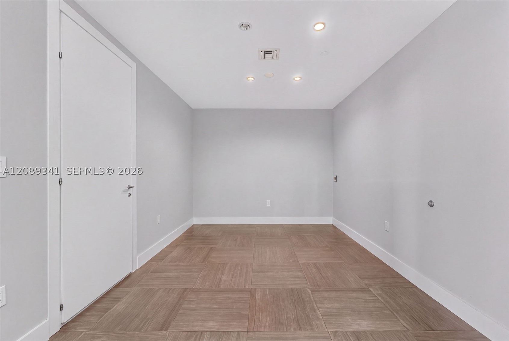 200 Biscayne Boulevard Way #4711, Miami FL 33131