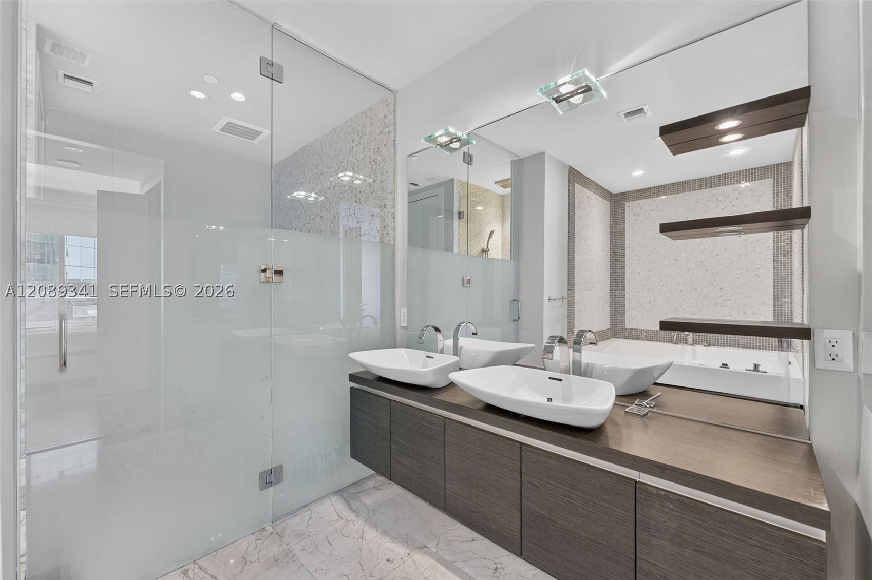 200 Biscayne Boulevard Way #4711, Miami FL 33131