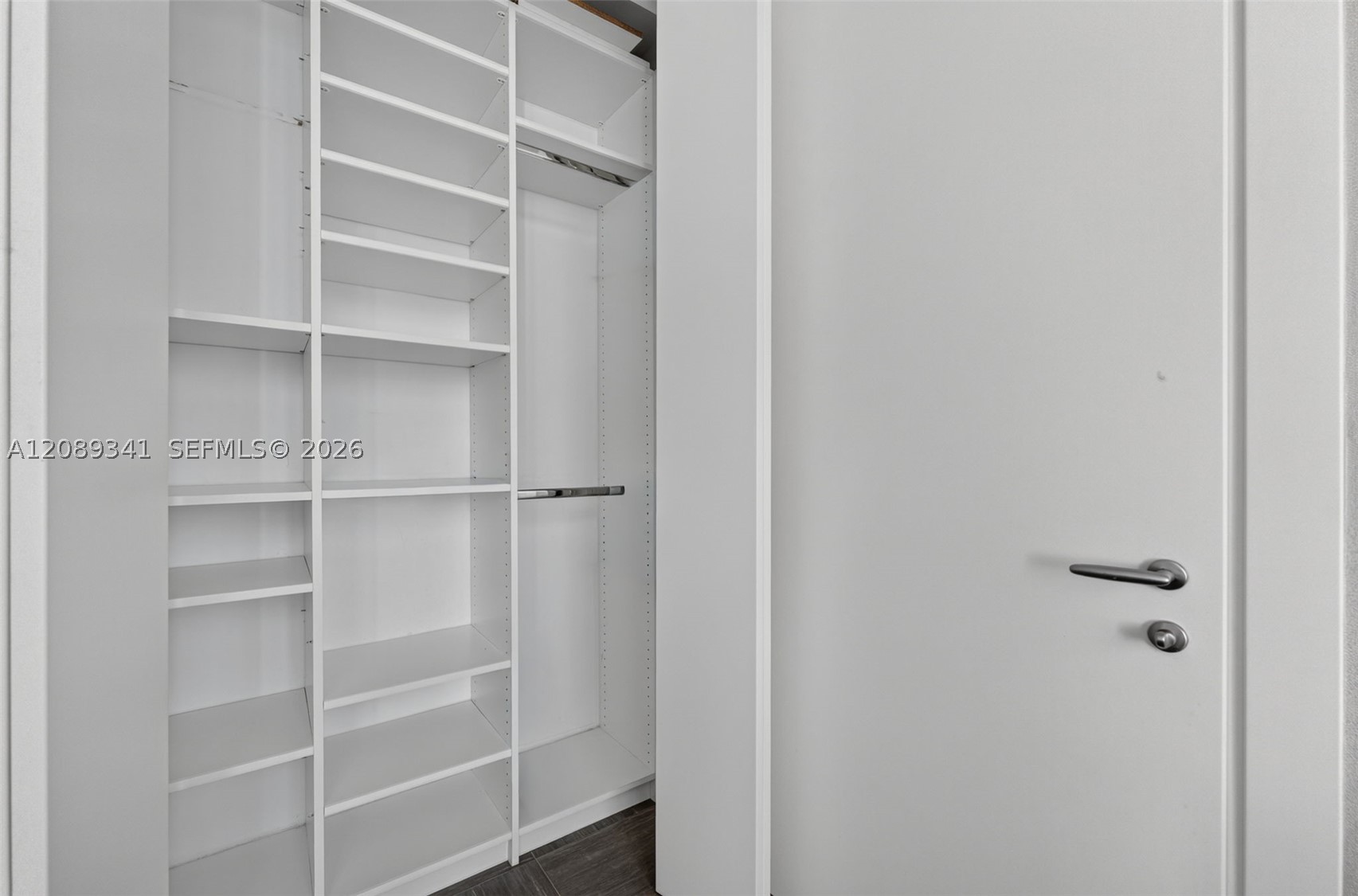 200 Biscayne Boulevard Way #4711, Miami FL 33131