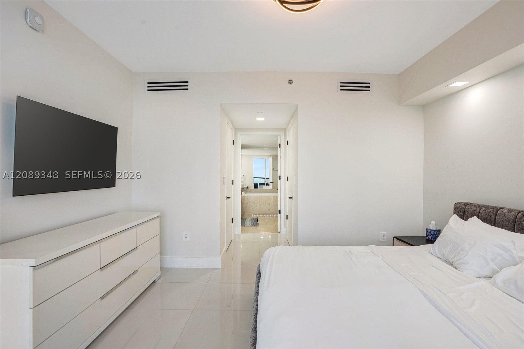 495 Brickell Ave #5005, Miami FL 33131