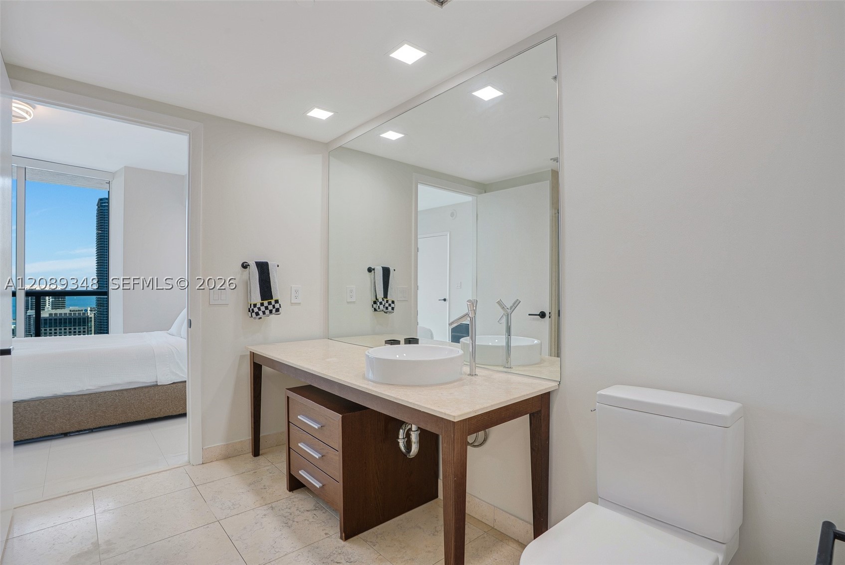 495 Brickell Ave #5005, Miami FL 33131