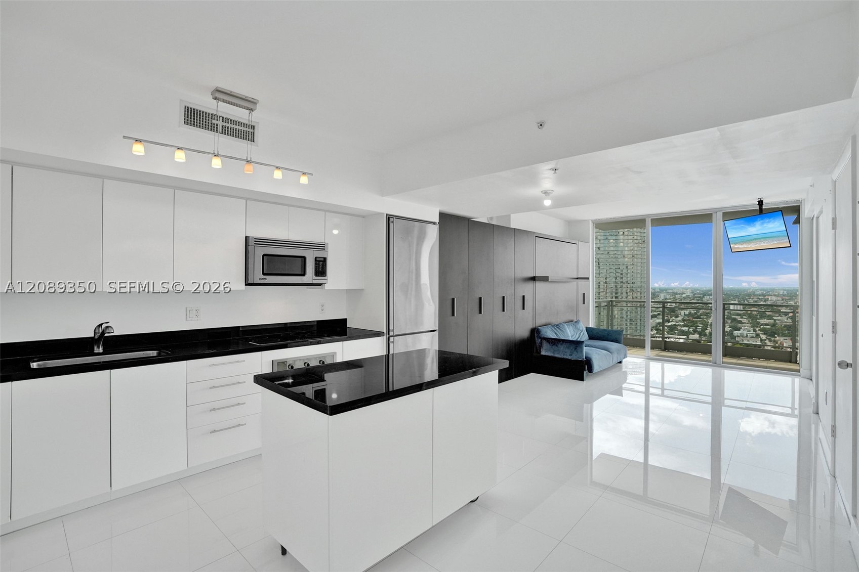 92 SW 3rd St #4109, Miami FL 33130