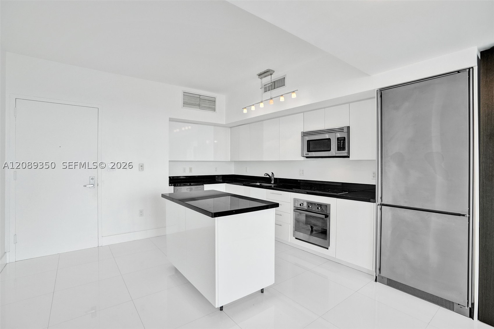 92 SW 3rd St #4109, Miami FL 33130