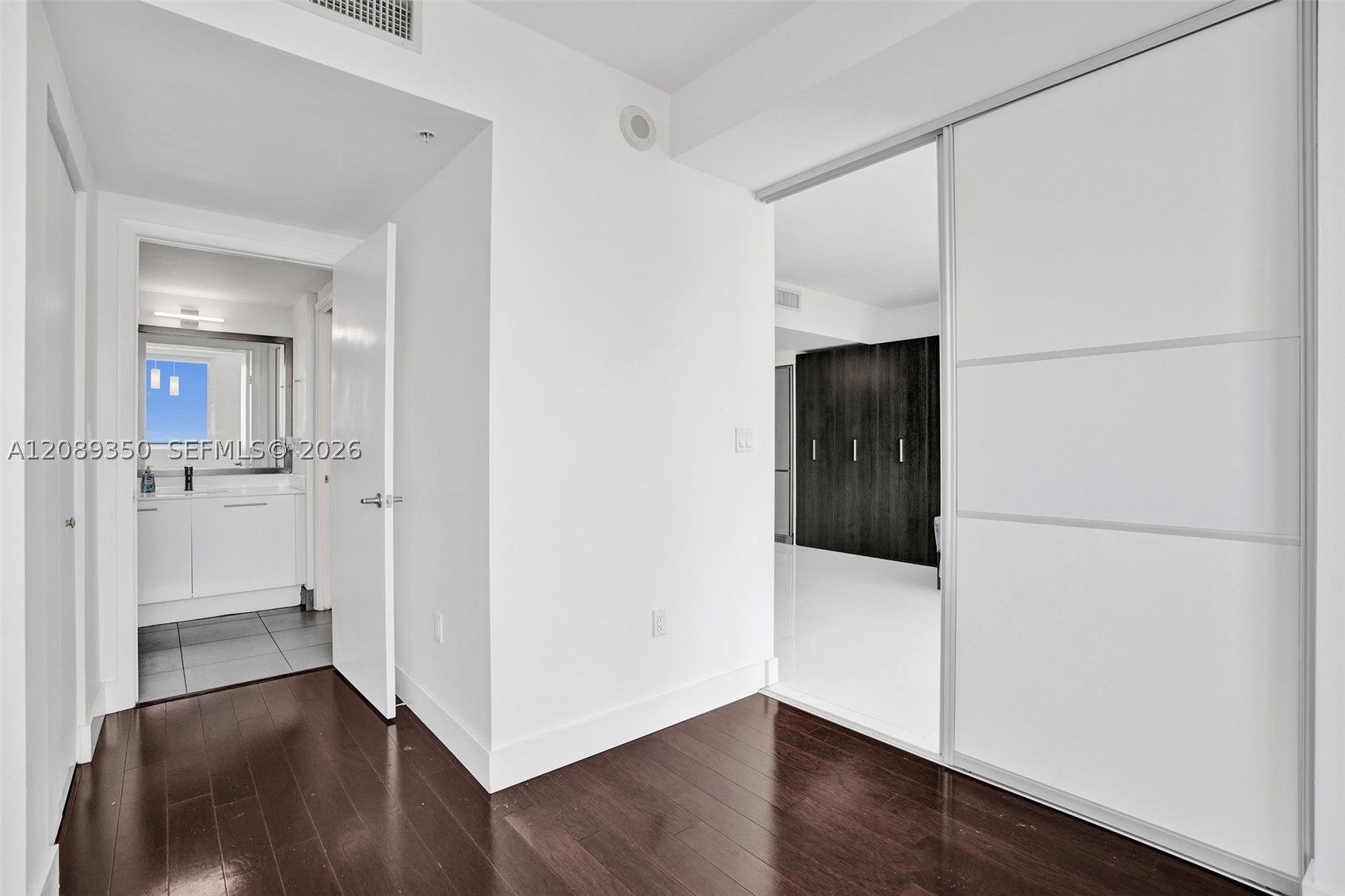 92 SW 3rd St #4109, Miami FL 33130