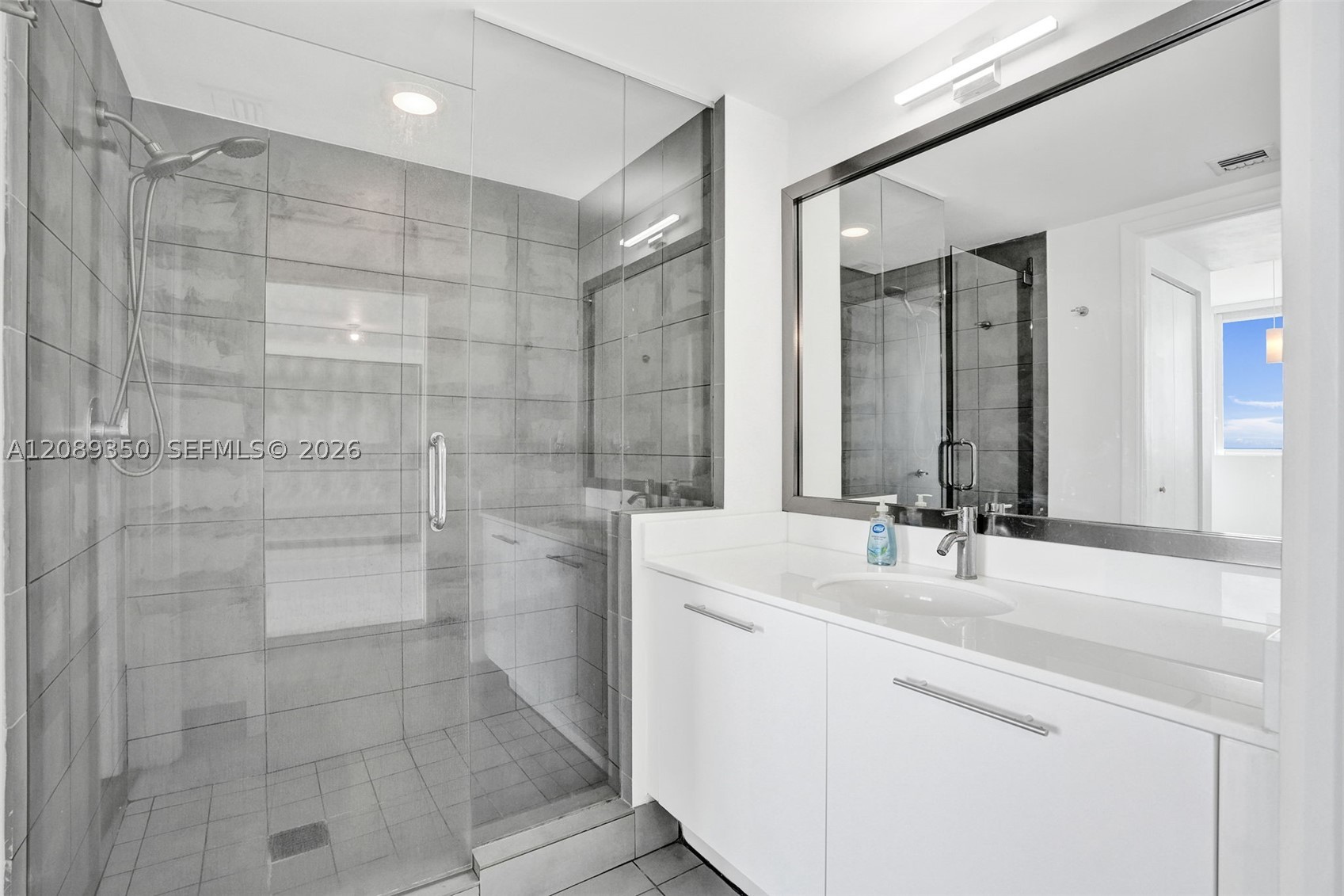 92 SW 3rd St #4109, Miami FL 33130