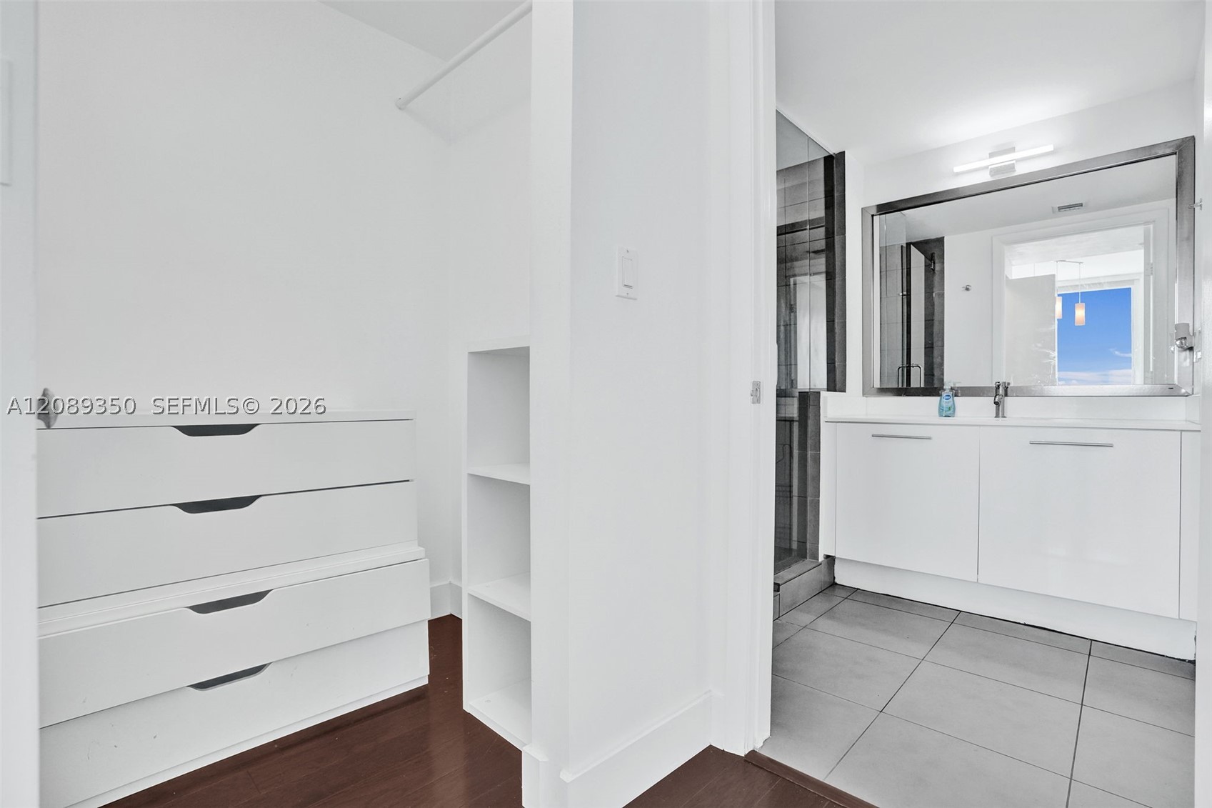 92 SW 3rd St #4109, Miami FL 33130