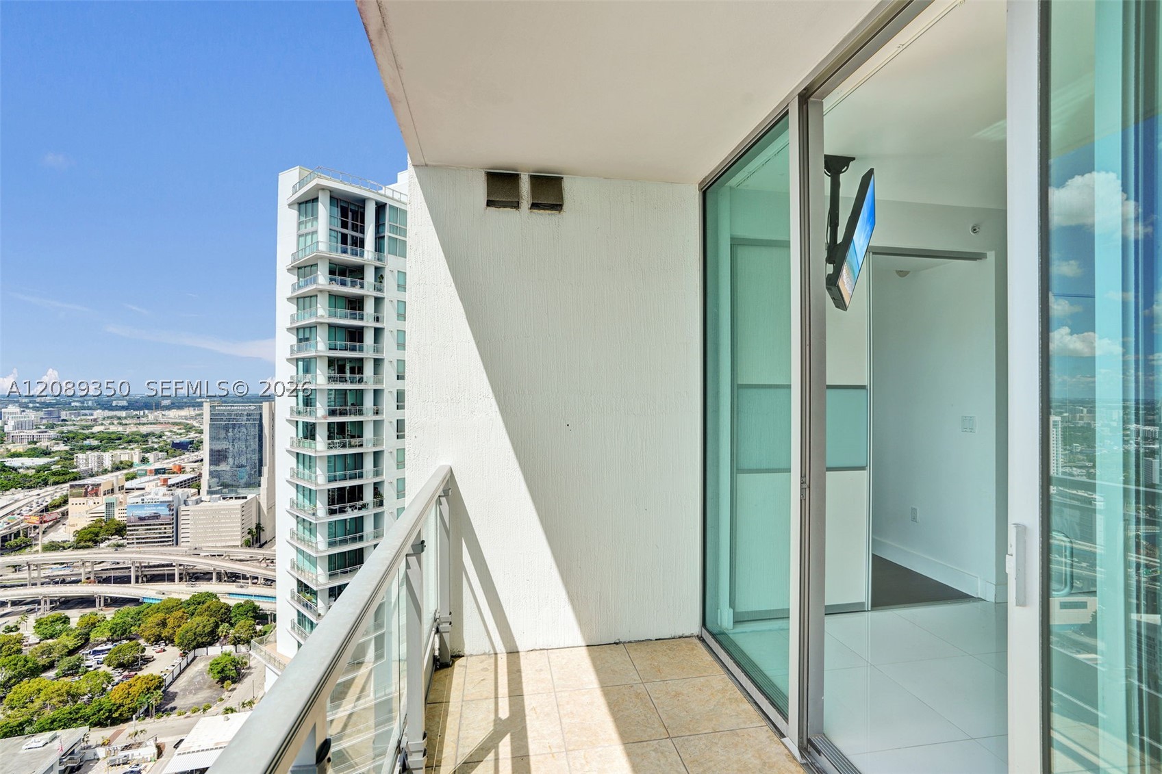 92 SW 3rd St #4109, Miami FL 33130