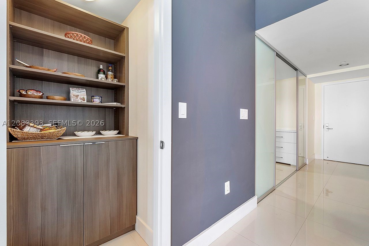 465 Brickell Ave #3905, Miami FL 33131