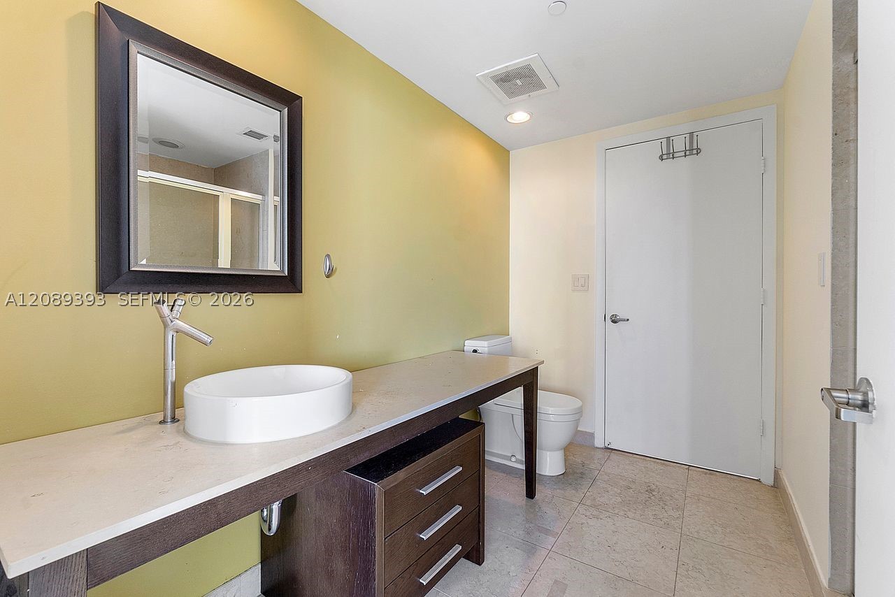 465 Brickell Ave #3905, Miami FL 33131