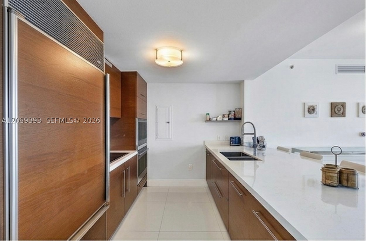 465 Brickell Ave #3905, Miami FL 33131