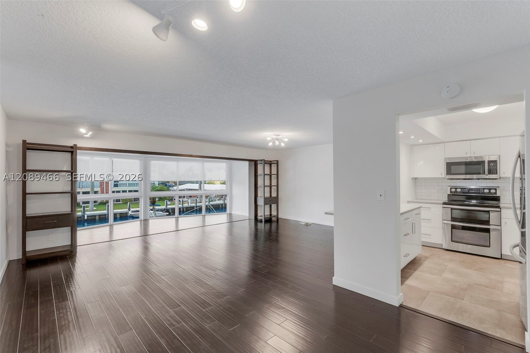 3050 NE 48th Street #208, Fort Lauderdale FL 33308