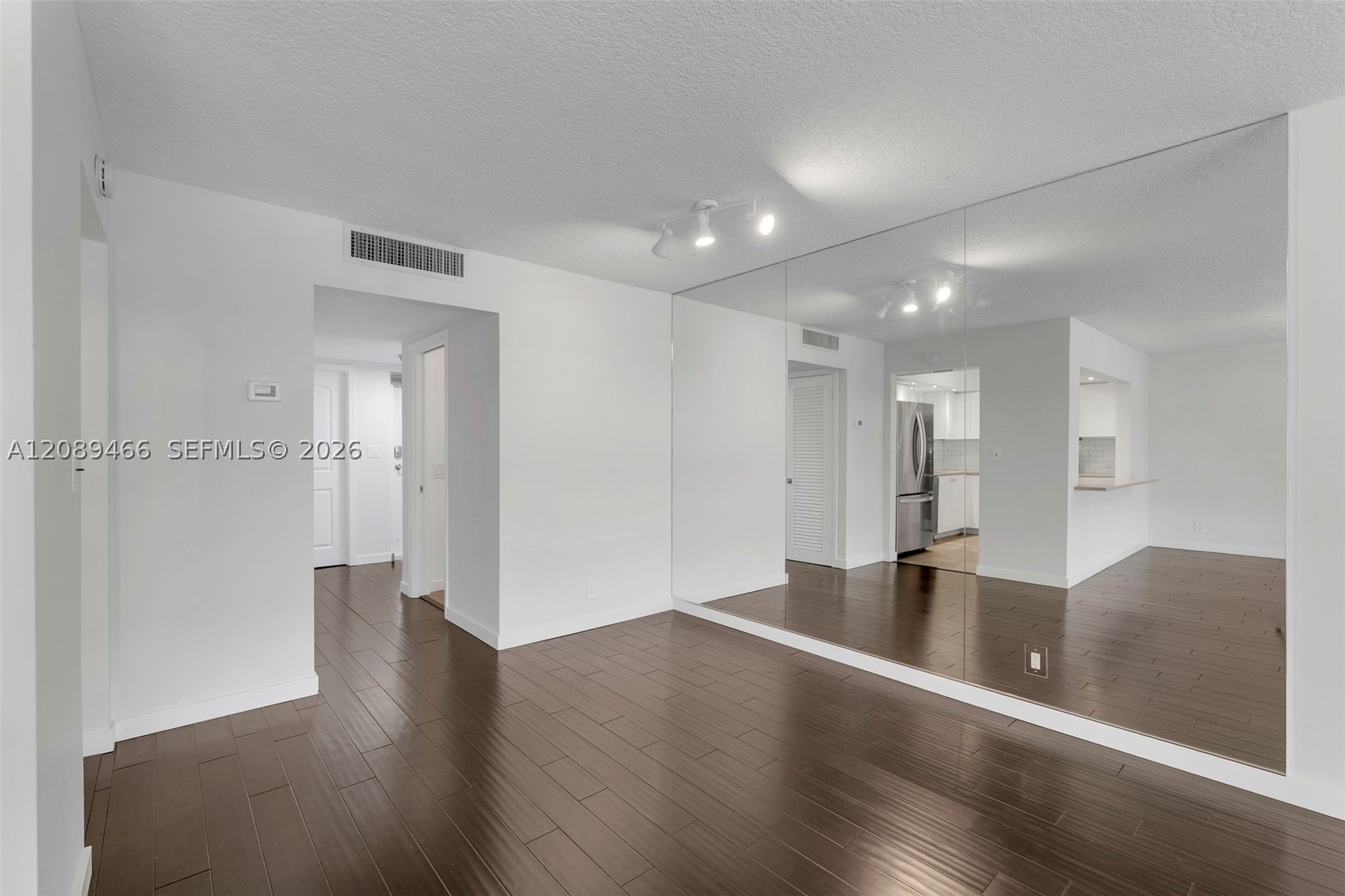 3050 NE 48th Street #208, Fort Lauderdale FL 33308