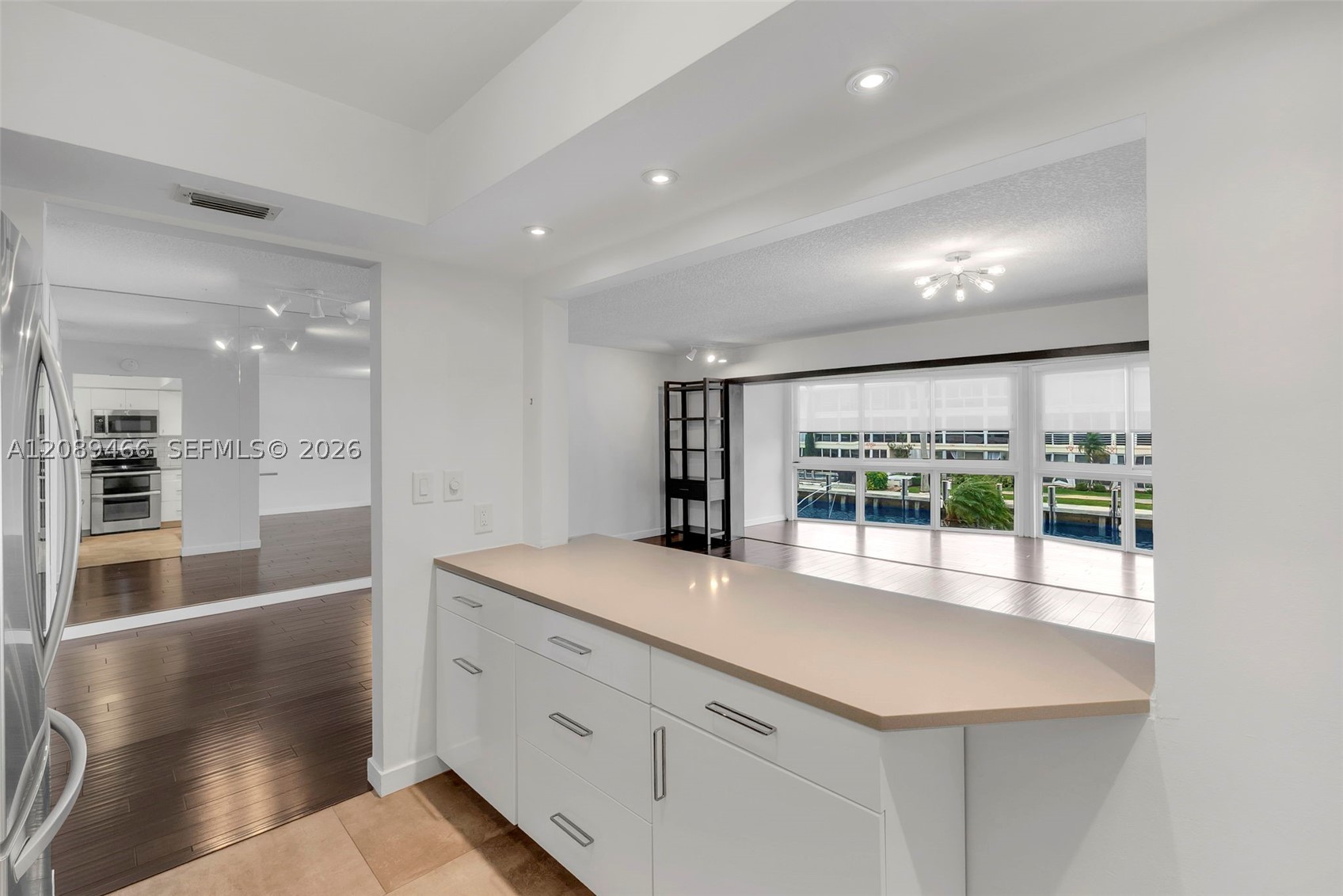3050 NE 48th Street #208, Fort Lauderdale FL 33308