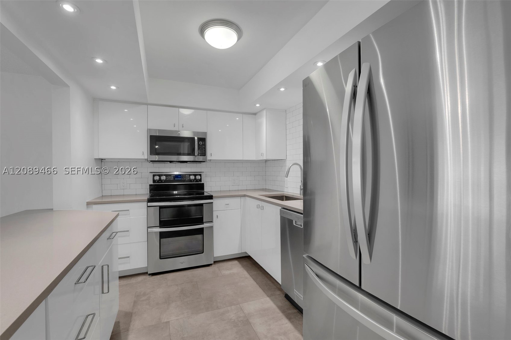 3050 NE 48th Street #208, Fort Lauderdale FL 33308