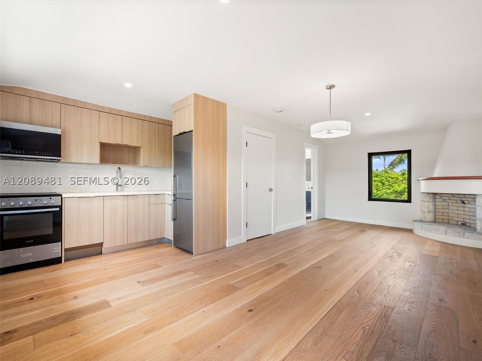 510 W 30th St, Miami Beach FL 33140
