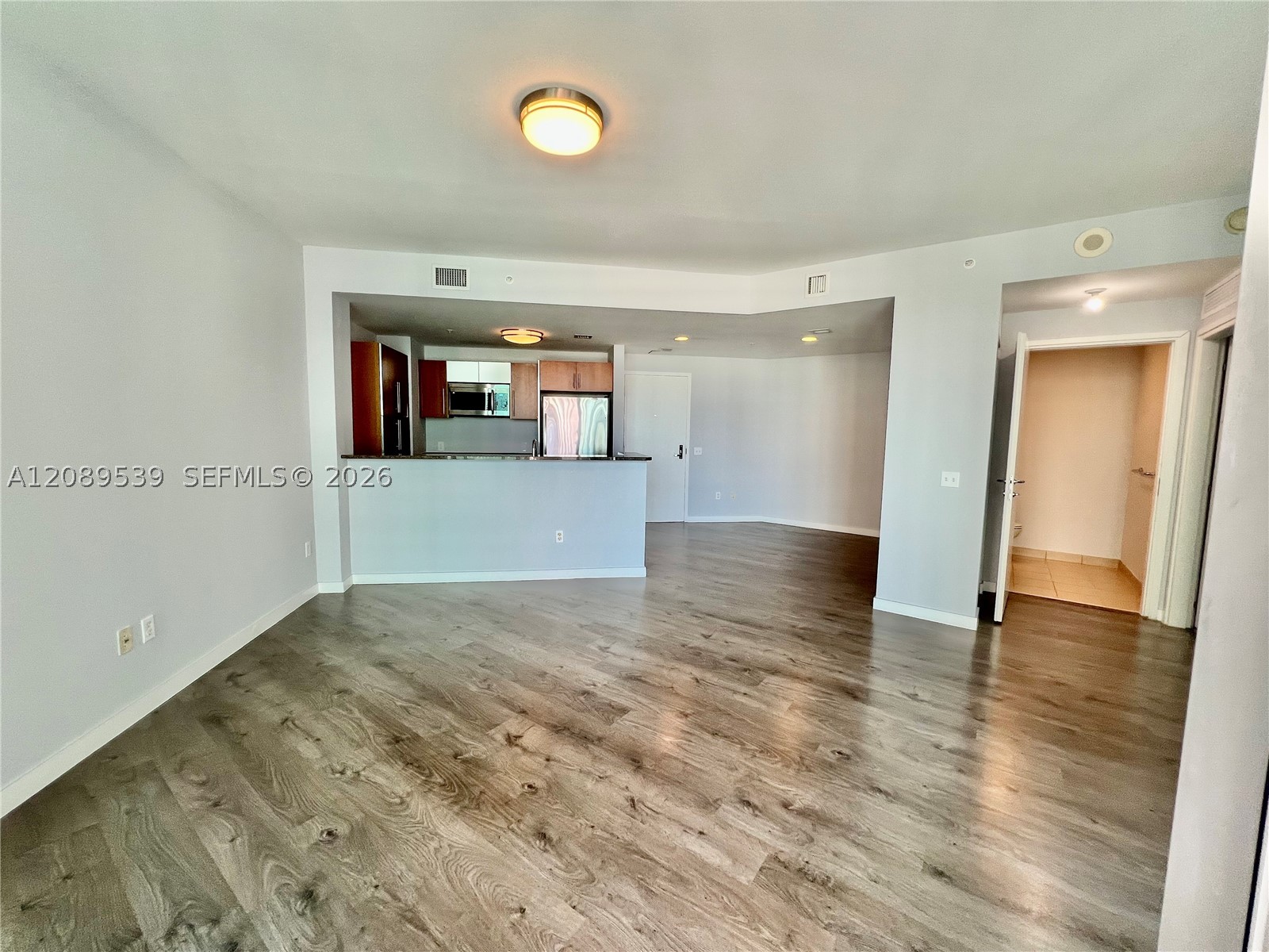 300 S Biscayne Blvd #2705, Miami FL 33131