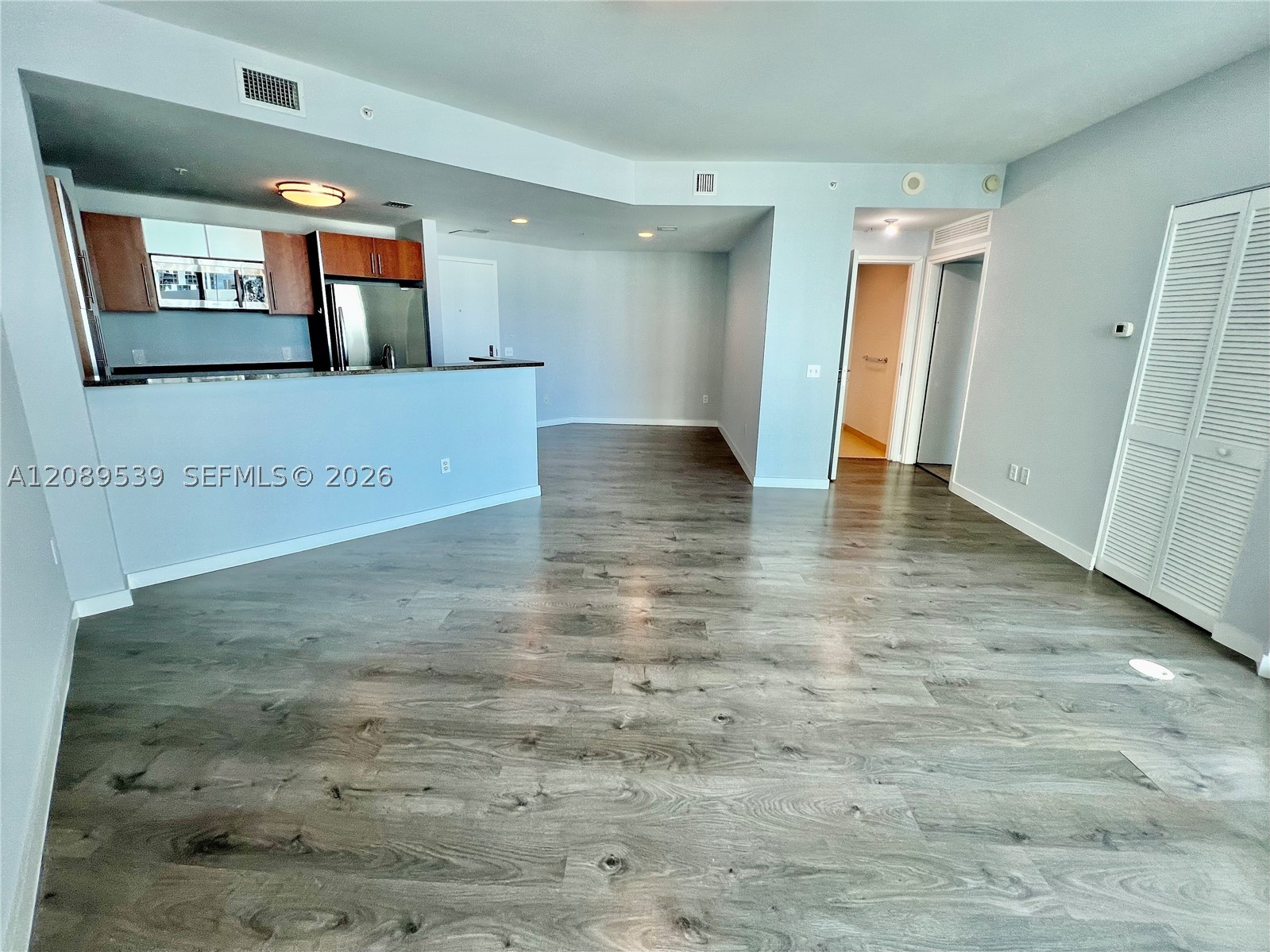 300 S Biscayne Blvd #2705, Miami FL 33131