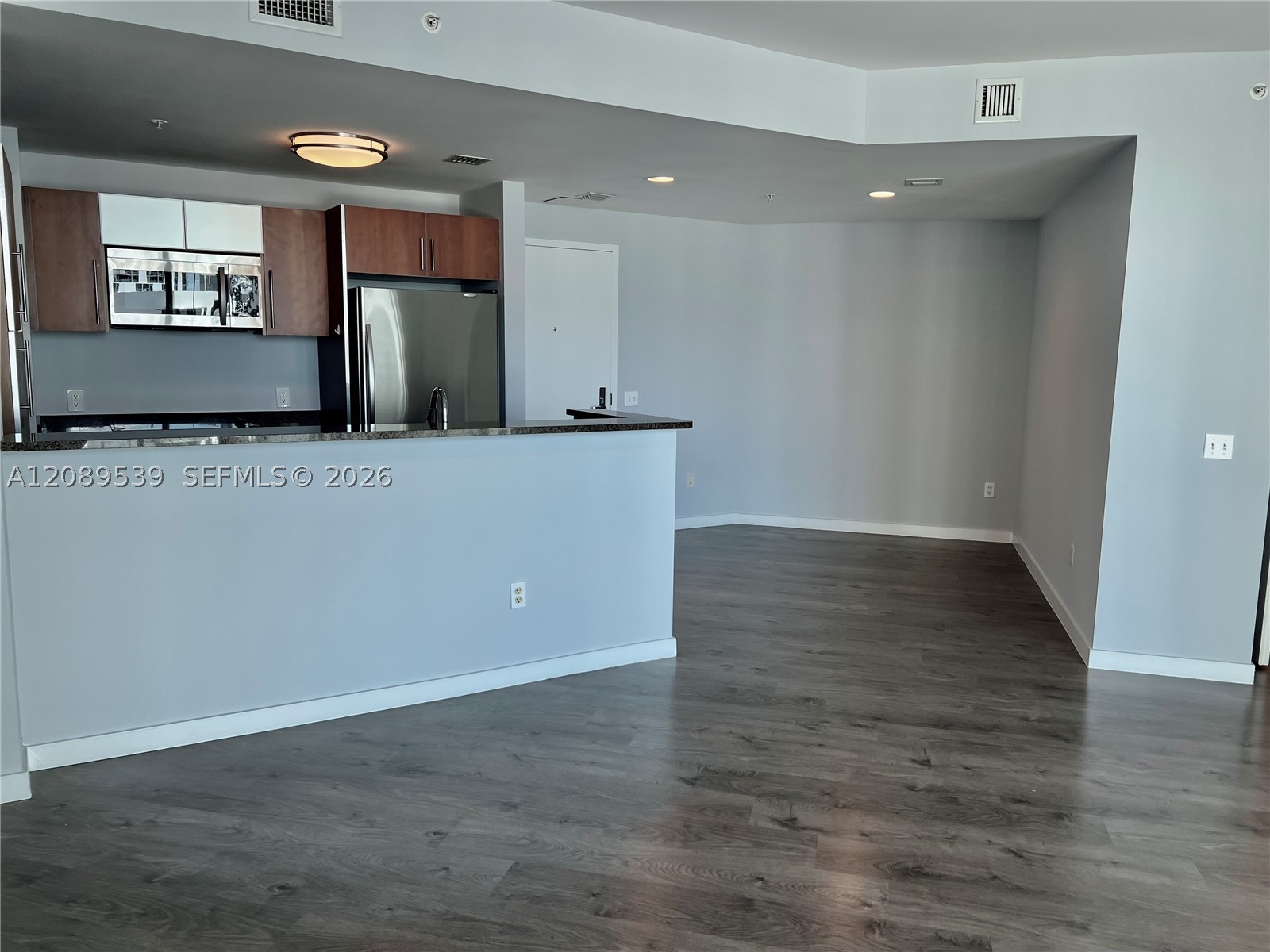 300 S Biscayne Blvd #2705, Miami FL 33131