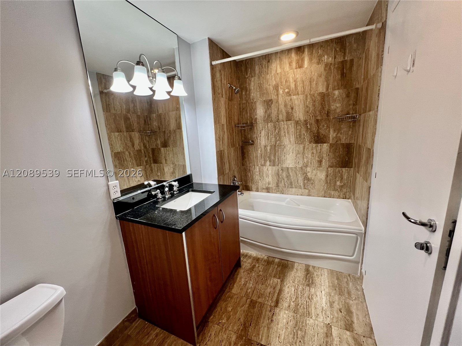 300 S Biscayne Blvd #2705, Miami FL 33131