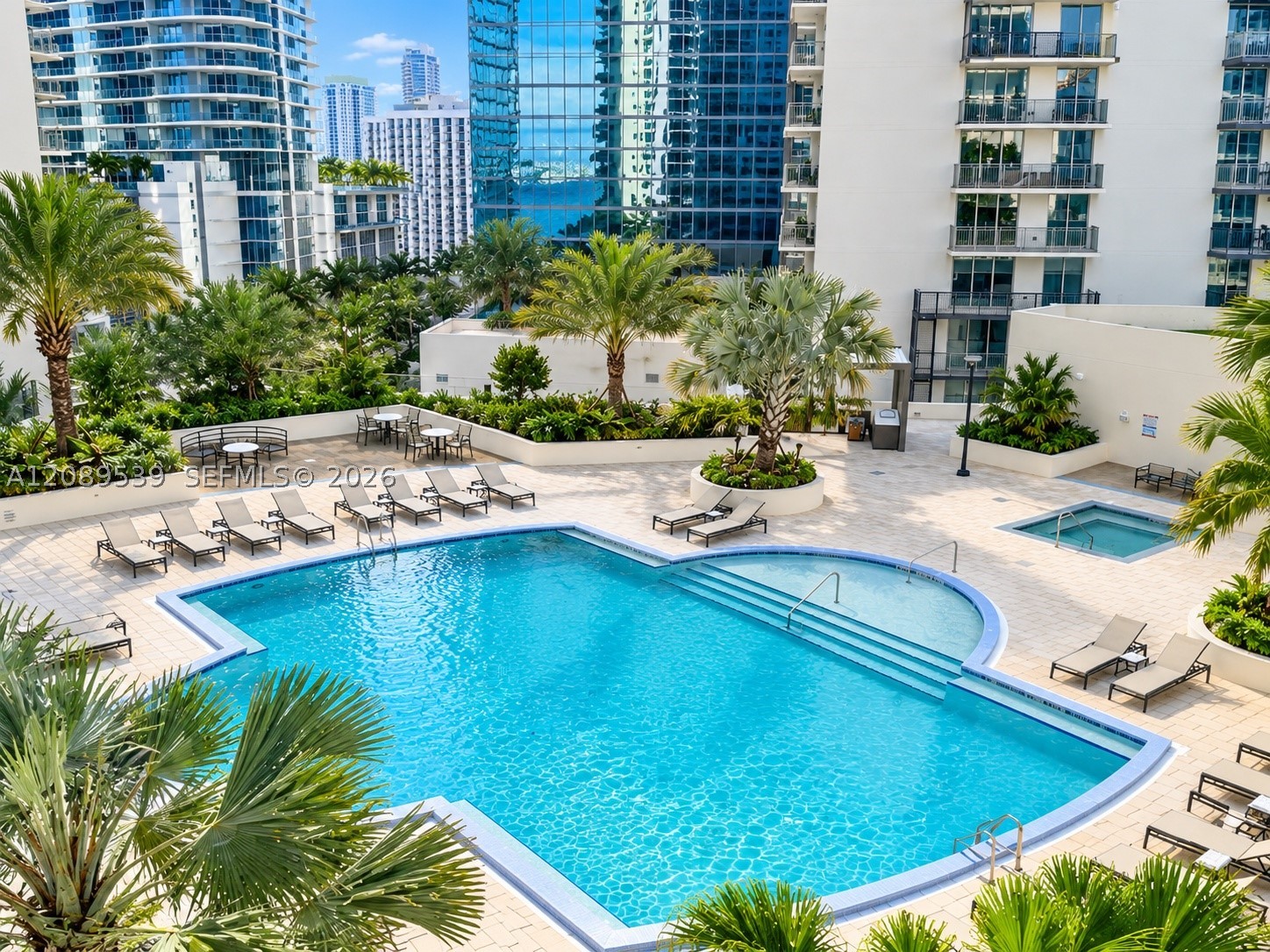 300 S Biscayne Blvd #2705, Miami FL 33131