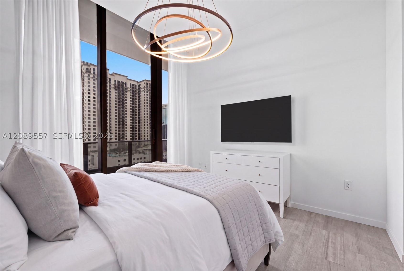 1000 Brickell Plaza #TH1812, Miami FL 33131