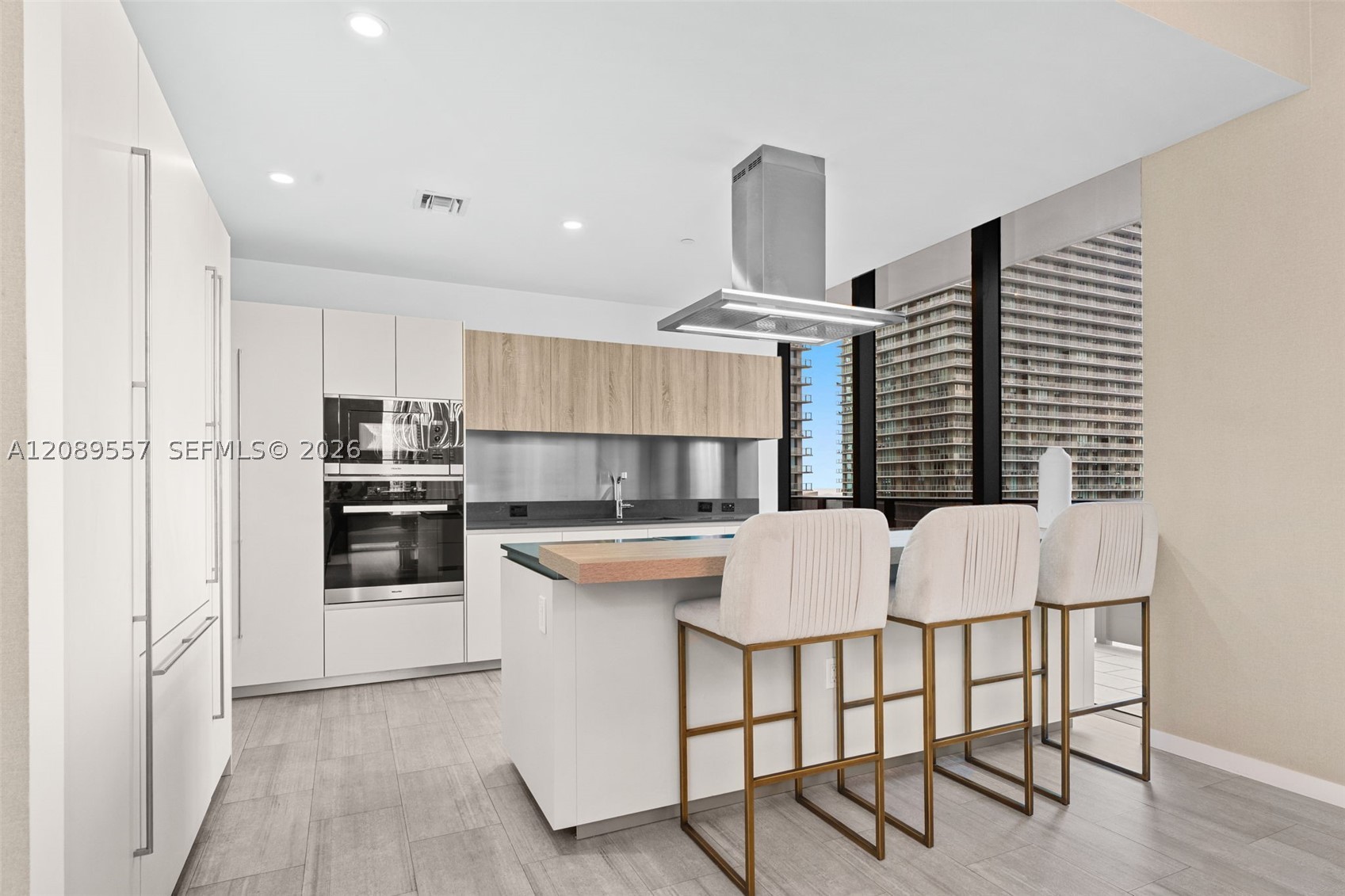 1000 Brickell Plaza #TH1812, Miami FL 33131